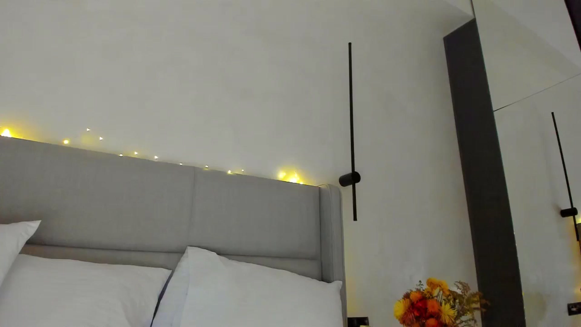 Gallery image thumbnail from Lanie__Love's myfreecams stream on, 12/27/2024, 18:45 image 15 of 20