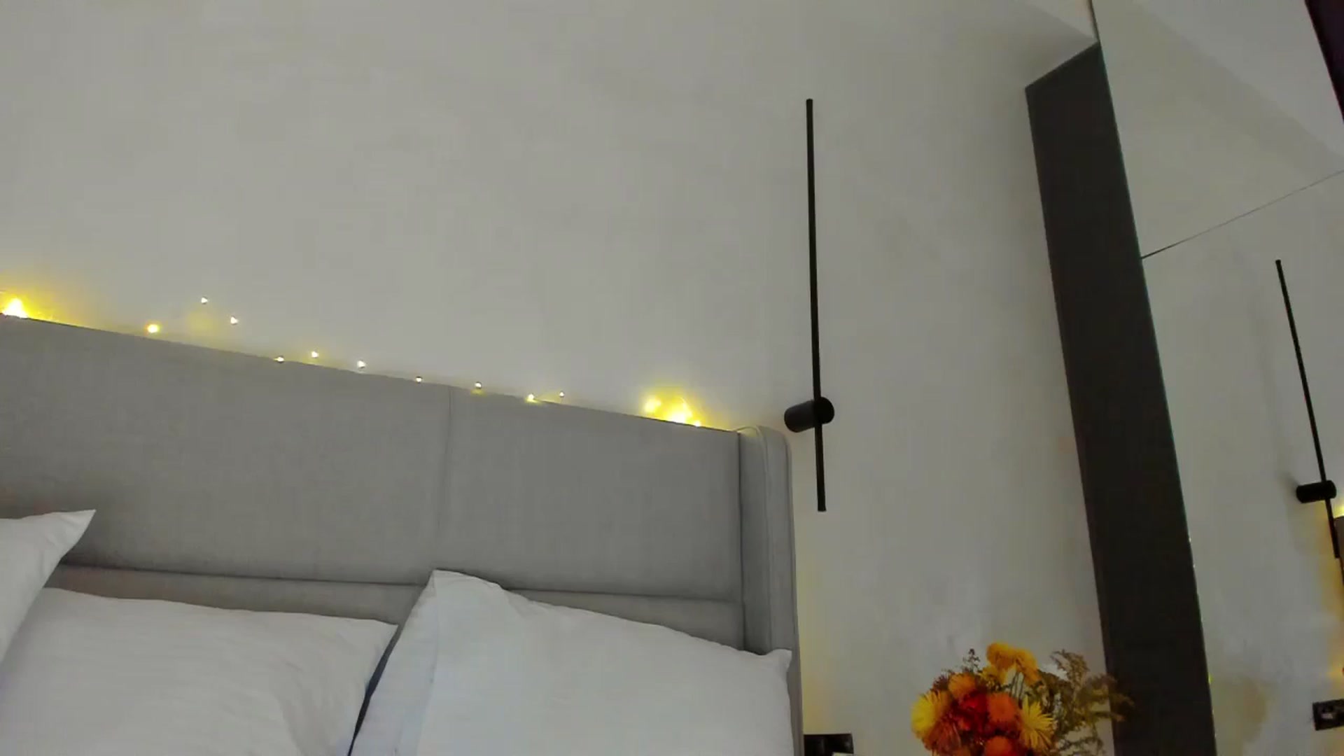 Gallery image thumbnail from Lanie__Love's myfreecams stream on, 12/27/2024, 18:45 image 16 of 20