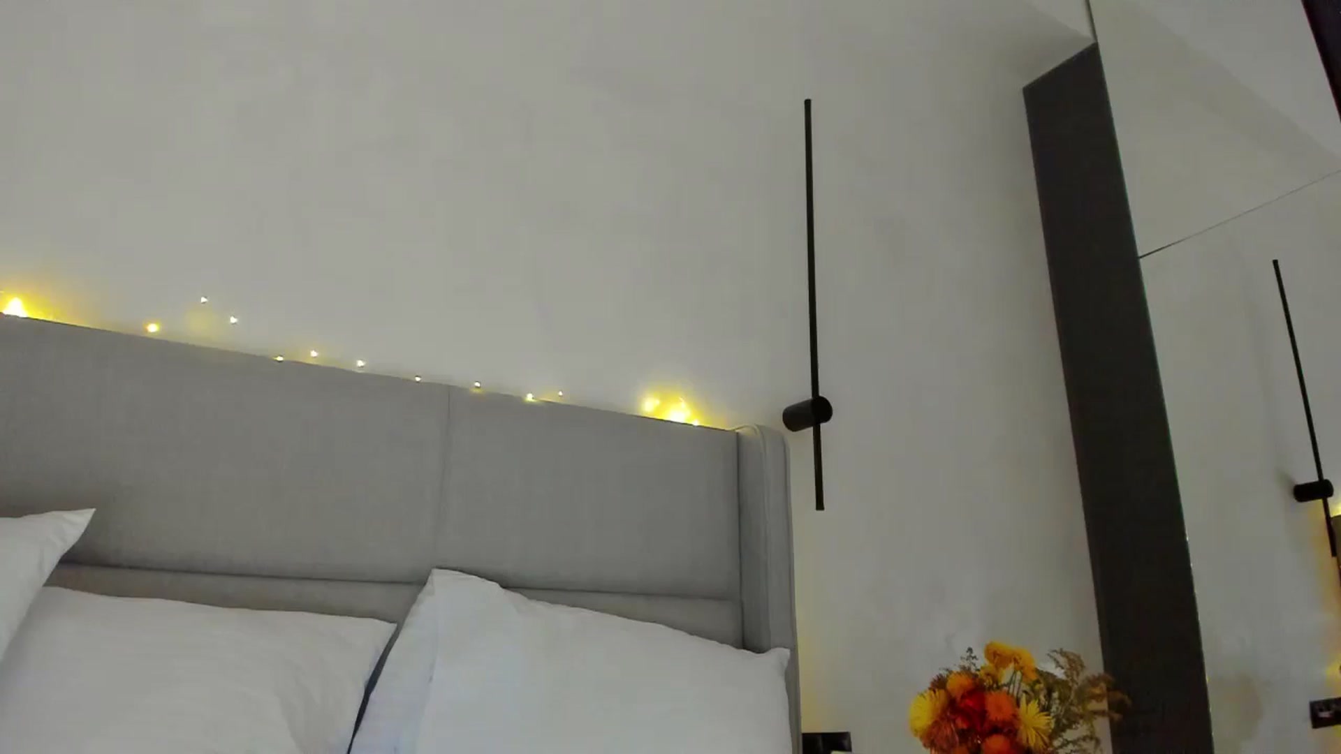 Gallery image thumbnail from Lanie__Love's myfreecams stream on, 12/27/2024, 18:45 image 17 of 20