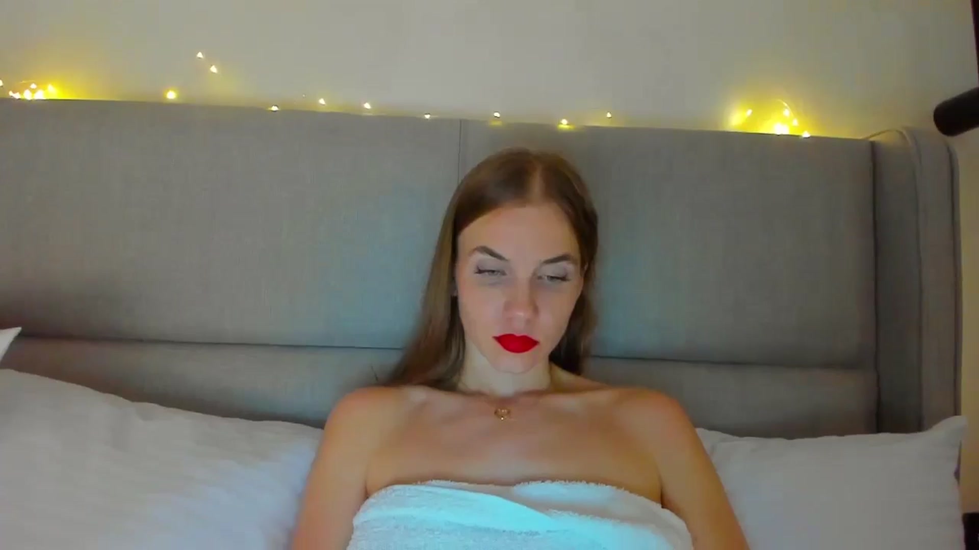Gallery image thumbnail from Lanie__Love's myfreecams stream on, 12/27/2024, 20:02 image 8 of 20