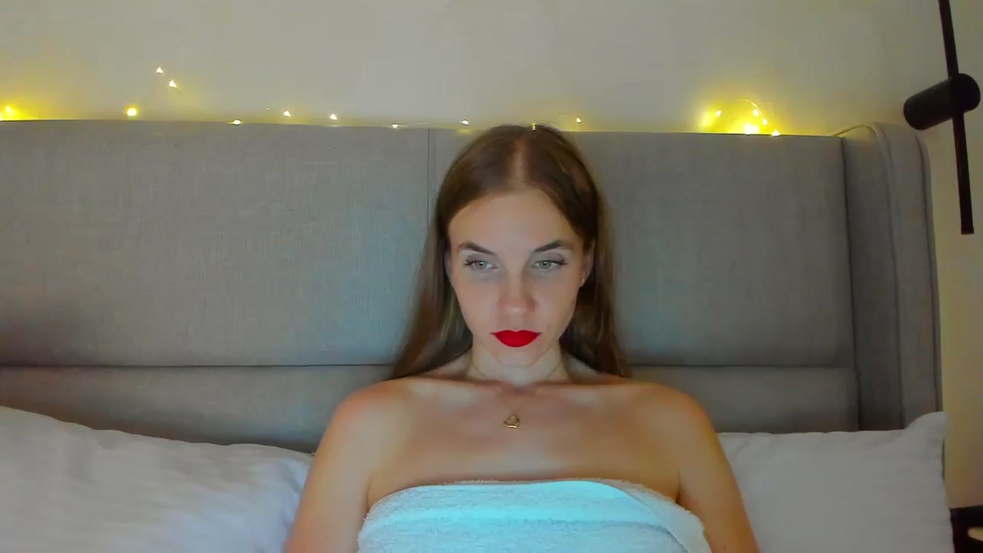 Gallery image thumbnail from Lanie__Love's myfreecams stream on, 12/27/2024, 20:02 image 1 of 20