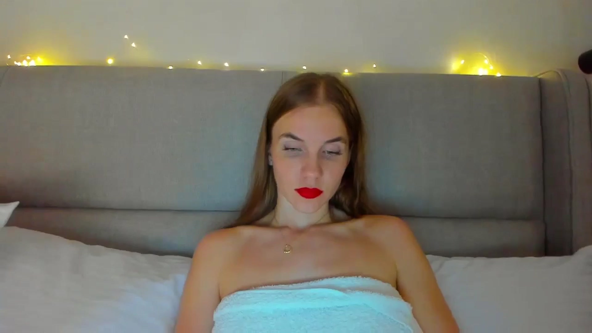 Gallery image thumbnail from Lanie__Love's myfreecams stream on, 12/27/2024, 20:02 image 2 of 20