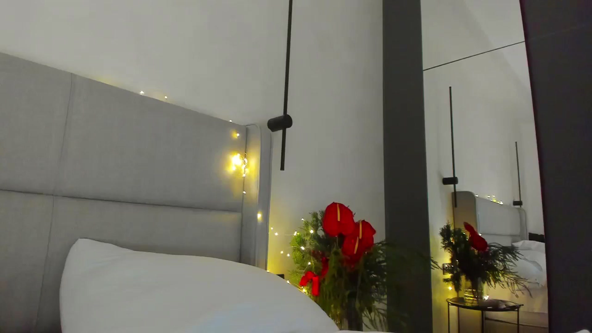 Gallery image thumbnail from Lanie__Love's myfreecams stream on, 12/30/2024, 19:19 image 7 of 20
