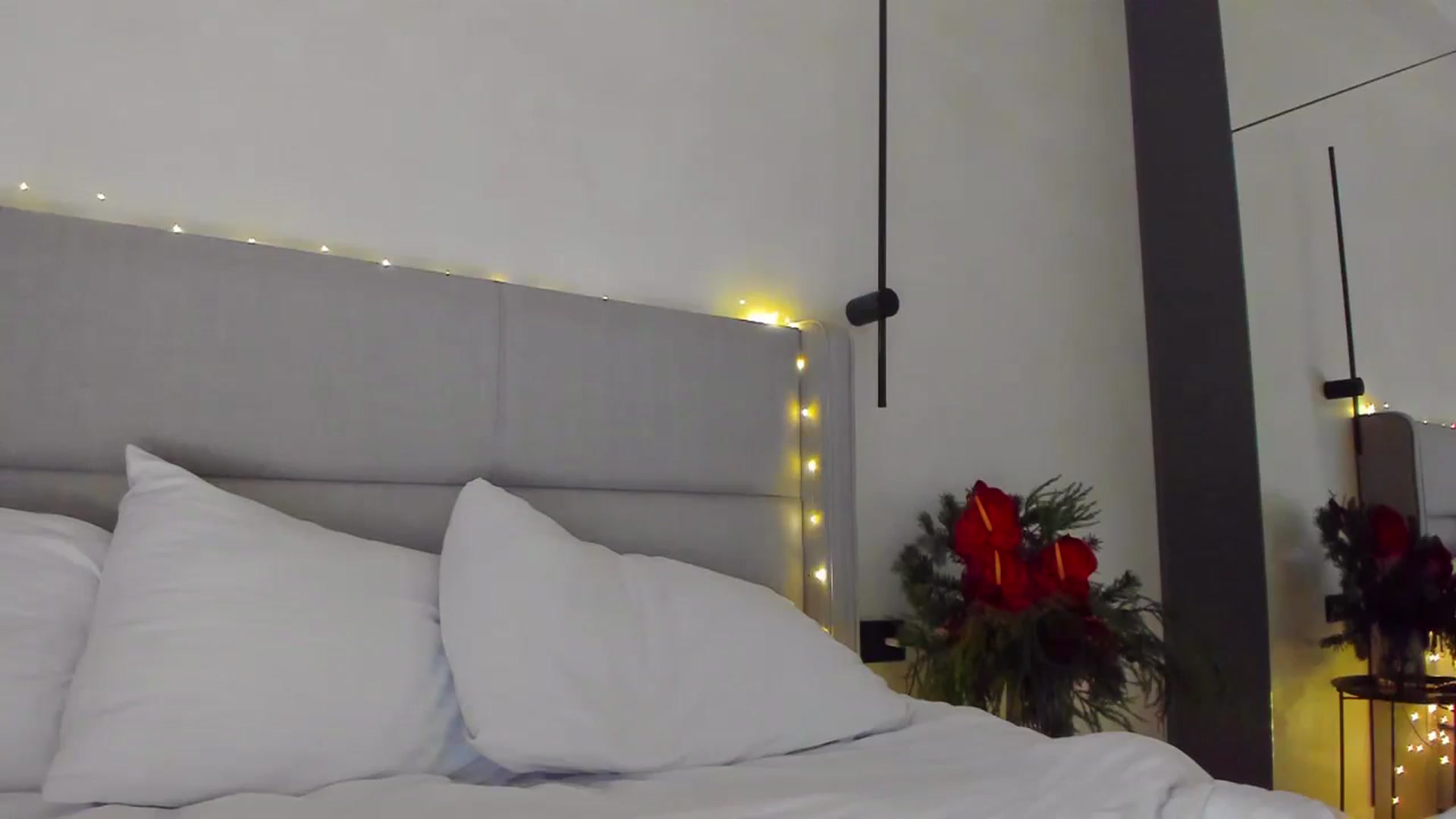 Gallery image thumbnail from Lanie__Love's myfreecams stream on, 01/03/2025, 19:43 image 5 of 20