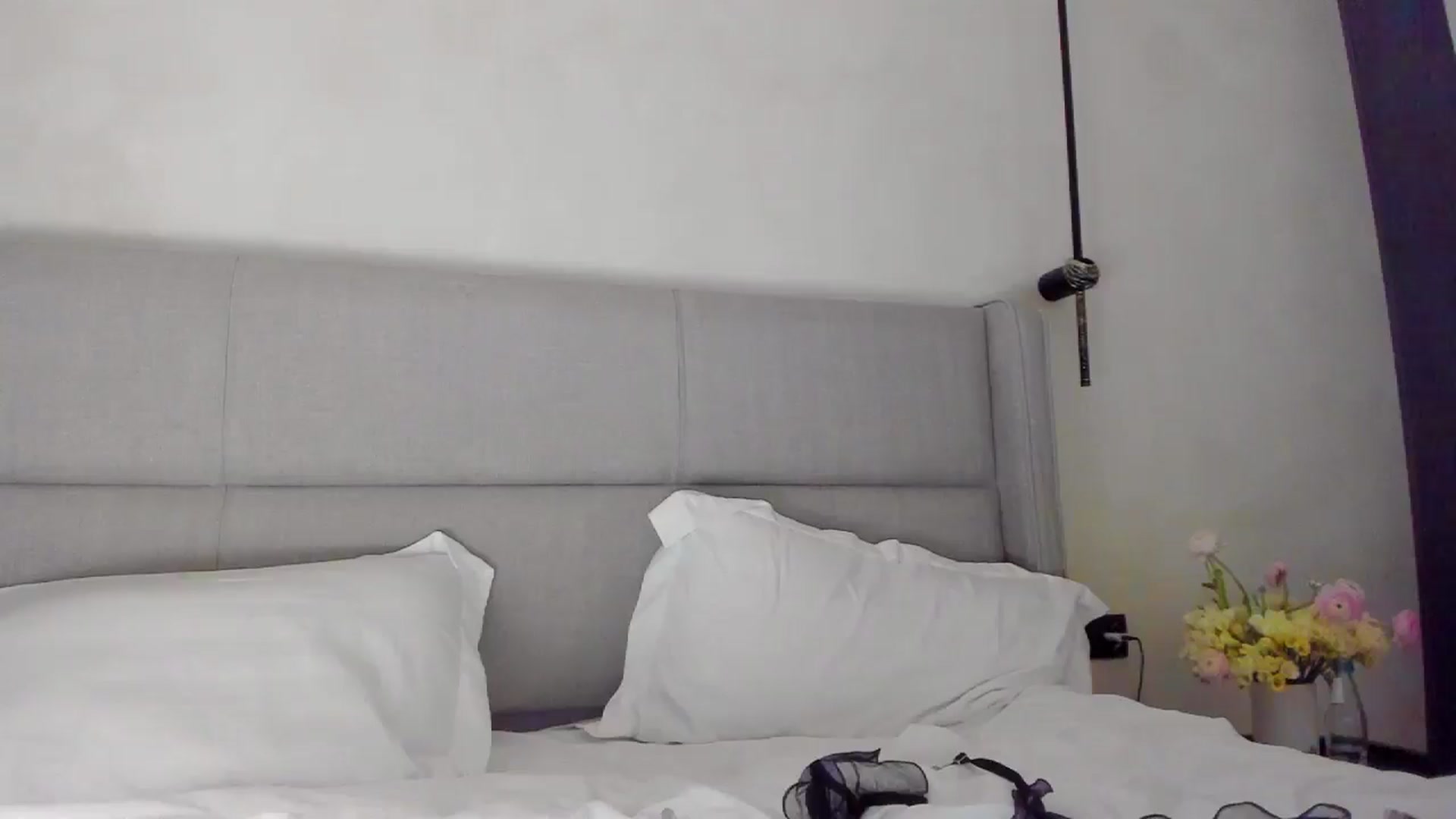 Gallery image thumbnail from Lanie__Love's myfreecams stream on, 03/21/2025, 19:44 image 6 of 20