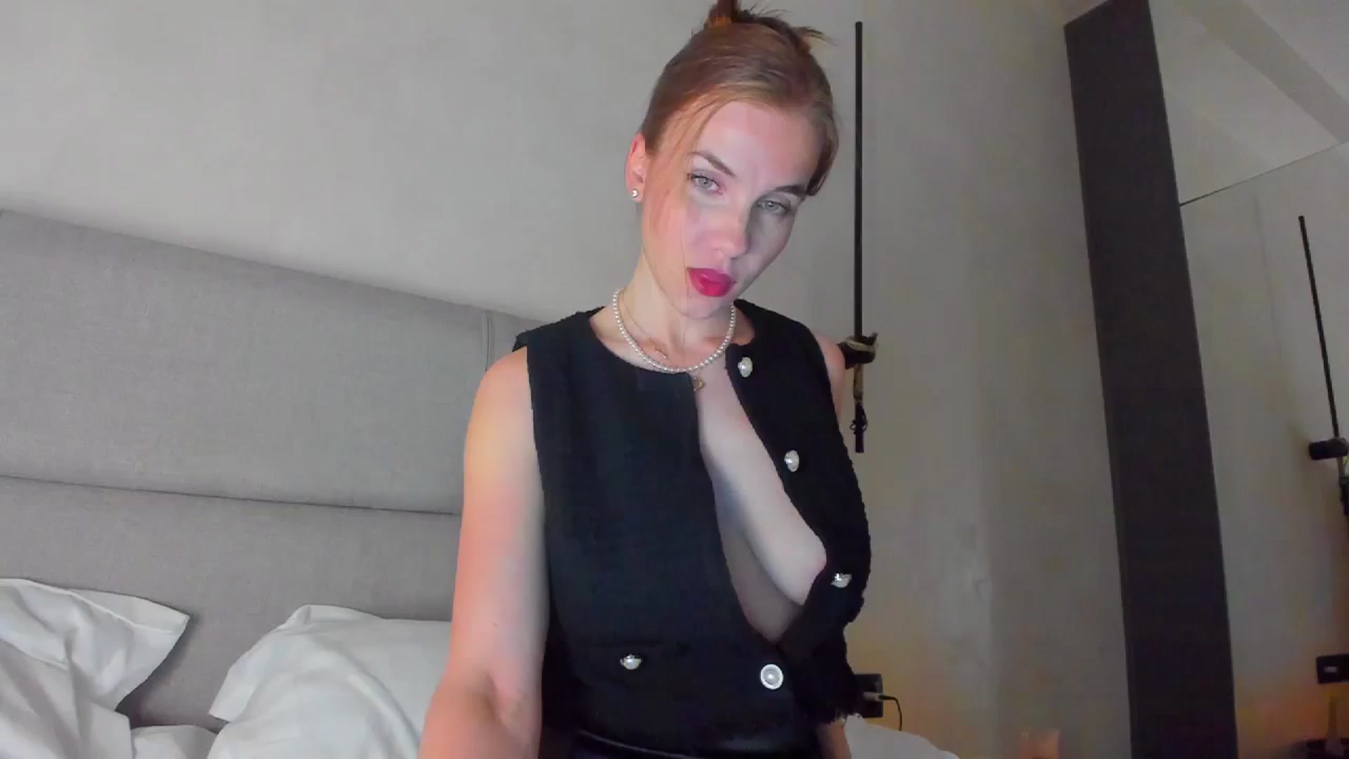 Gallery image thumbnail from Lanie__Love's myfreecams stream on, 04/07/2025, 19:53 image 1 of 20