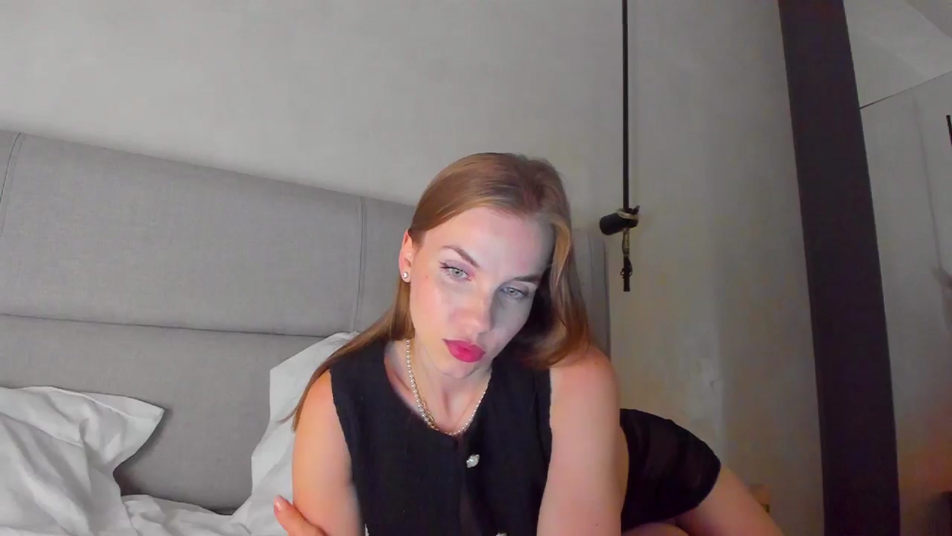 Gallery image thumbnail from Lanie__Love's myfreecams stream on, 04/07/2025, 19:53 image 3 of 20