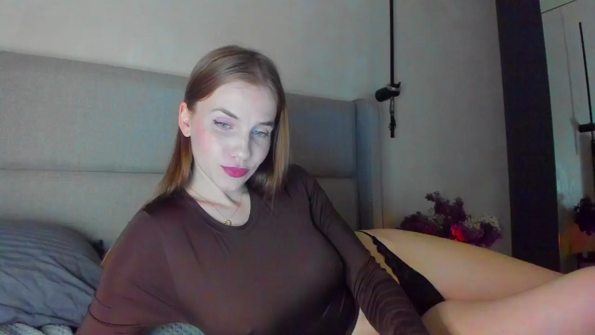 Gallery image thumbnail from Lanie__Love's myfreecams stream on, 04/15/2025, 19:32 image 3 of 20
