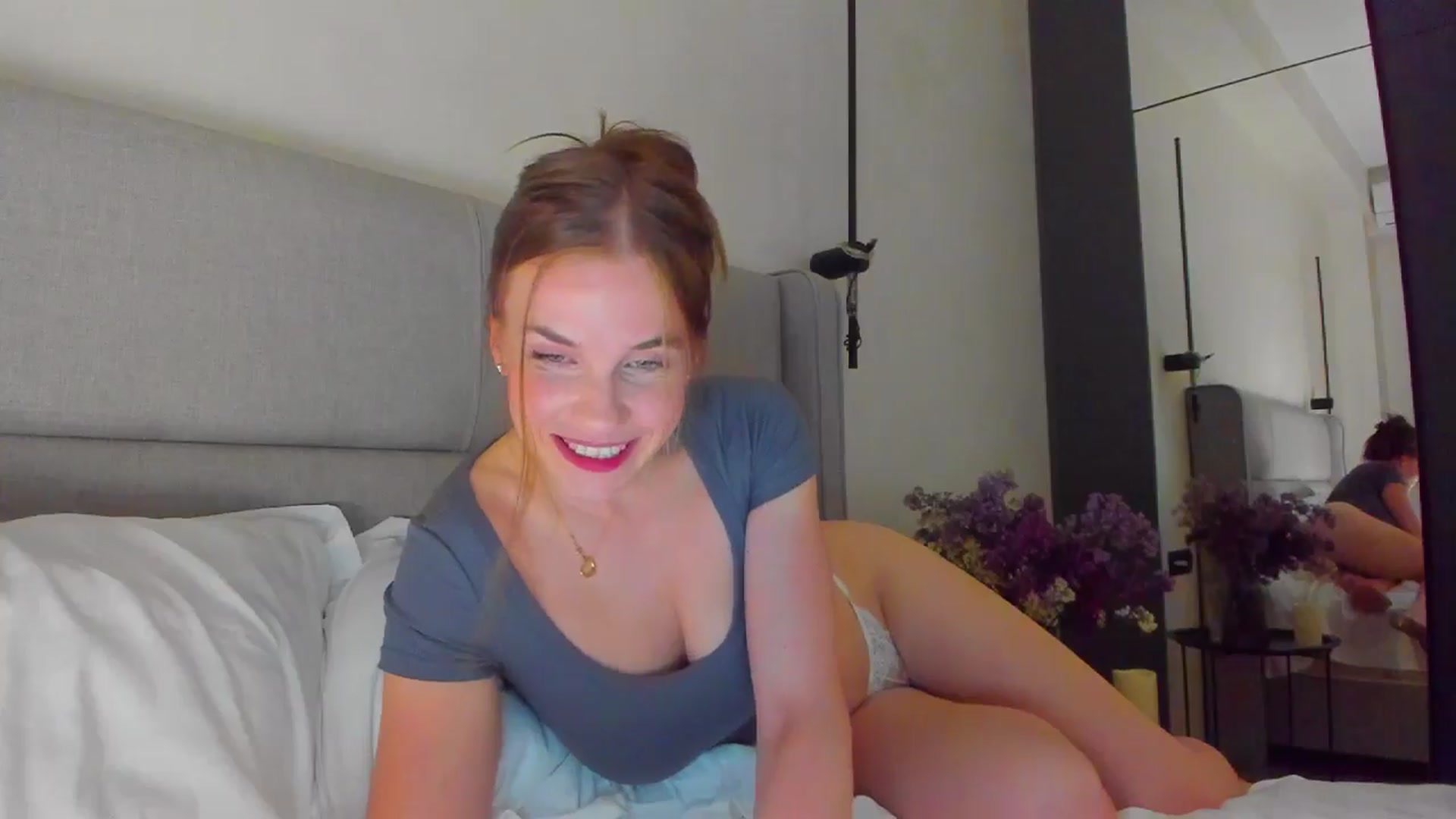 Gallery image thumbnail from Lanie__Love's myfreecams stream on, 04/21/2025, 19:53 image 10 of 20