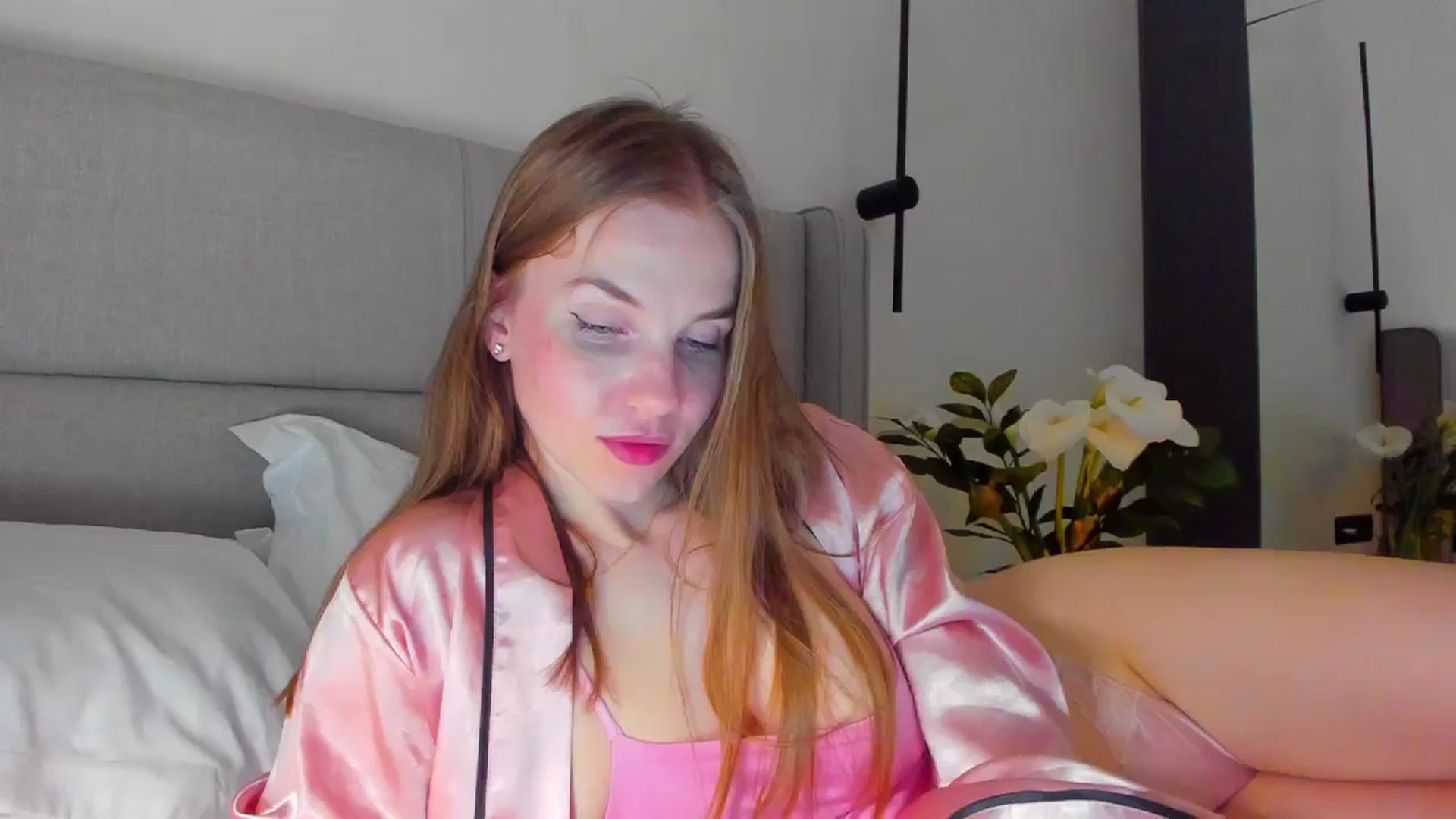 Gallery image thumbnail from Lanie__Love's myfreecams stream on, 04/24/2025, 20:18 image 20 of 20