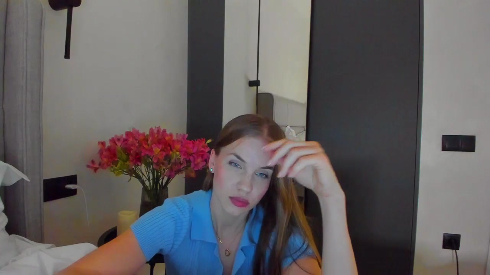 Gallery image thumbnail from Lanie__Love's myfreecams stream on, 06/12/2025, 18:01 image 17 of 20