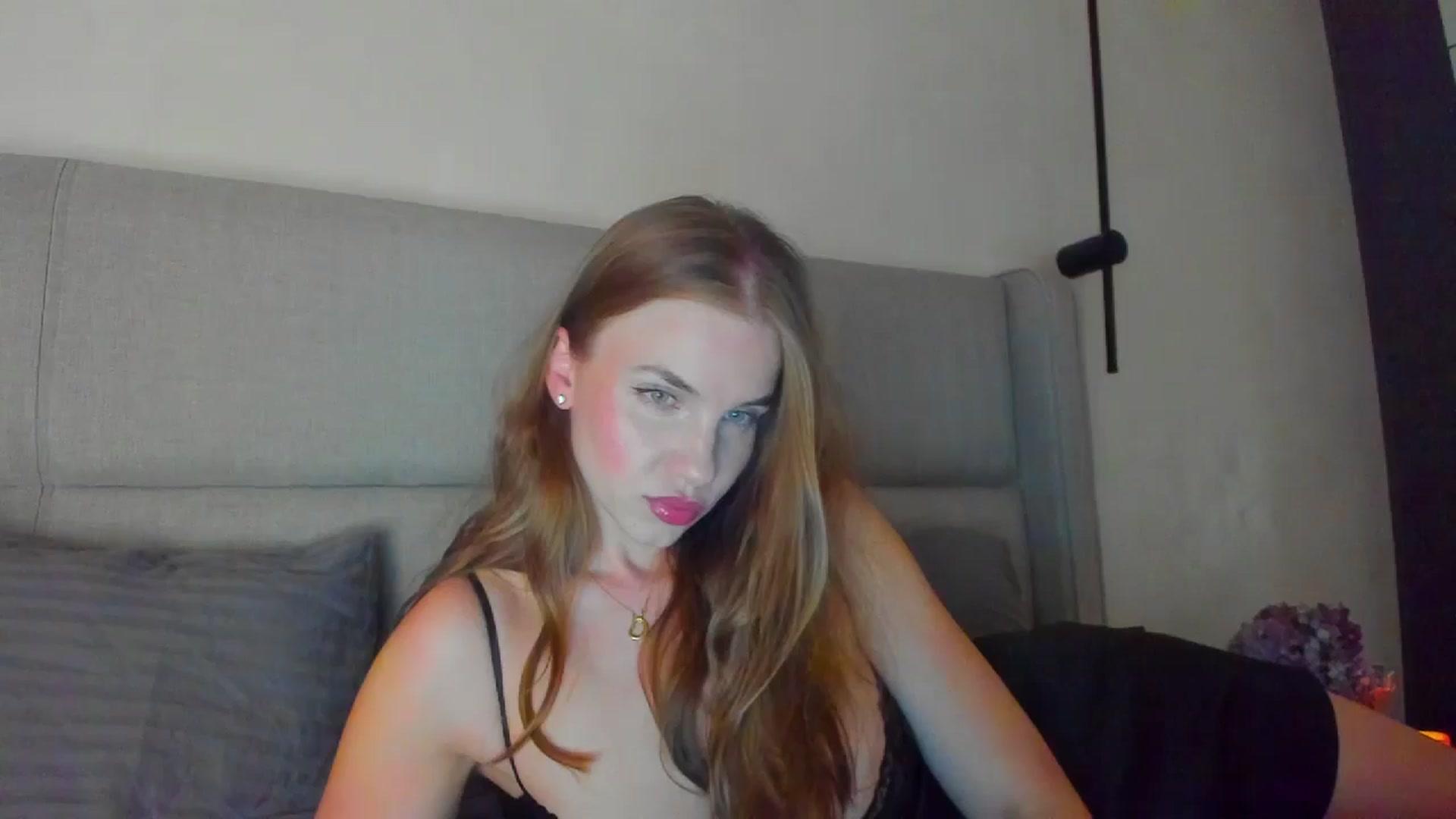 Gallery image thumbnail from Lanie__Love's myfreecams stream on, 07/11/2025, 19:31 image 1 of 20