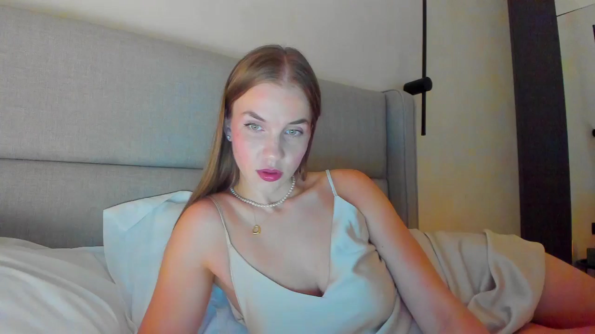 Gallery image thumbnail from Lanie__Love's myfreecams stream on, 08/15/2025, 20:26 image 1 of 20