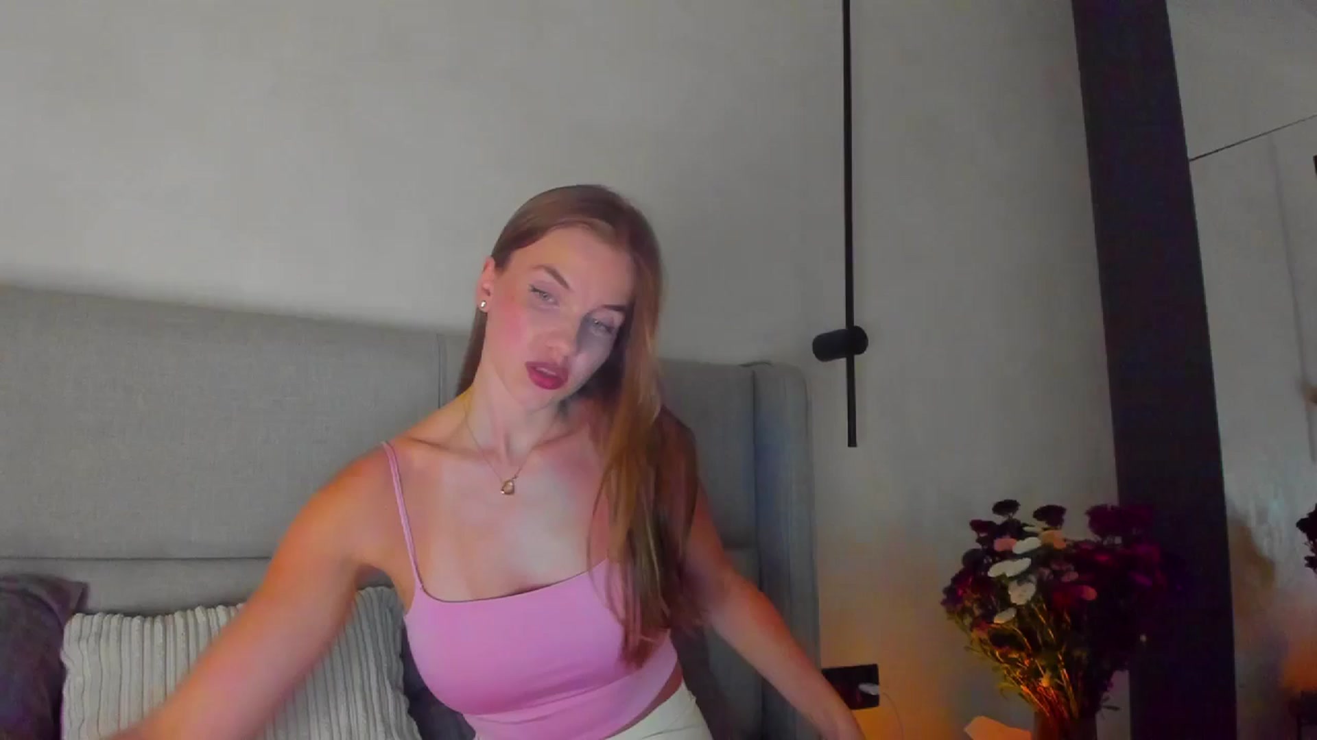Gallery image thumbnail from Lanie__Love's myfreecams stream on, 08/28/2025, 20:00 image 1 of 20