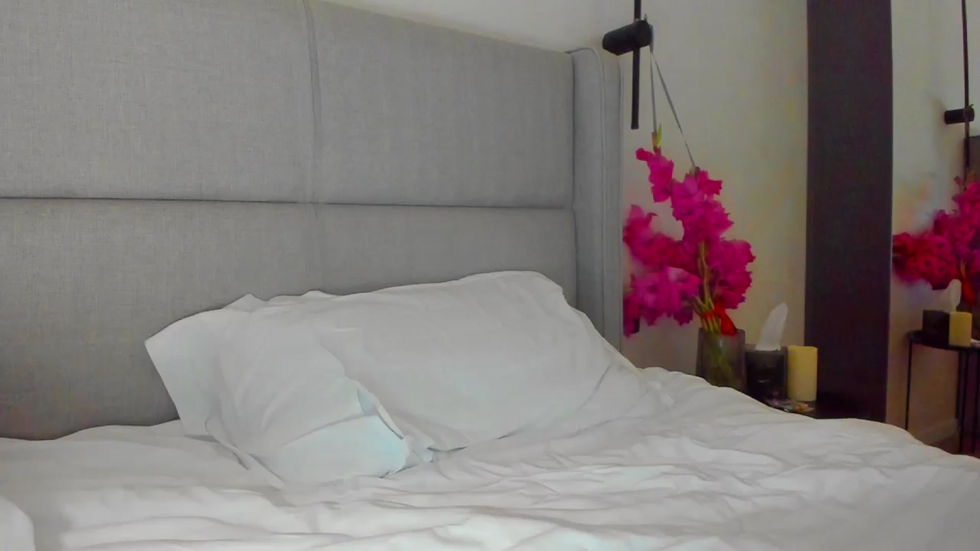 Gallery image thumbnail from Lanie__Love's myfreecams stream on, 10/06/2025, 19:35 image 18 of 20
