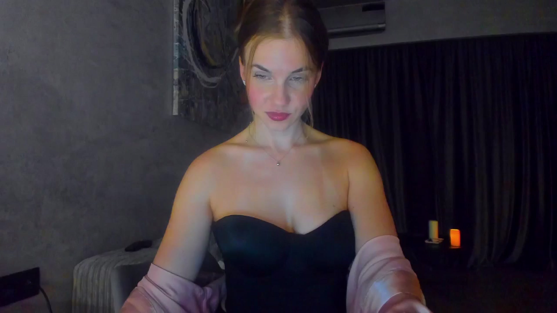 Gallery image thumbnail from Lanie__Love's myfreecams stream on, 12/13/2025, 20:02 image 1 of 20