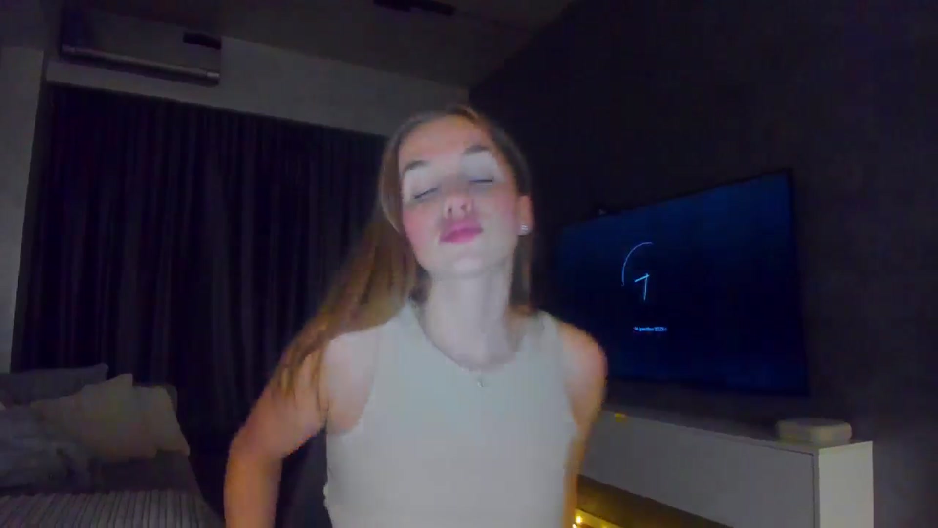 Gallery image thumbnail from Lanie__Love's myfreecams stream on, 12/14/2025, 16:57 image 2 of 20