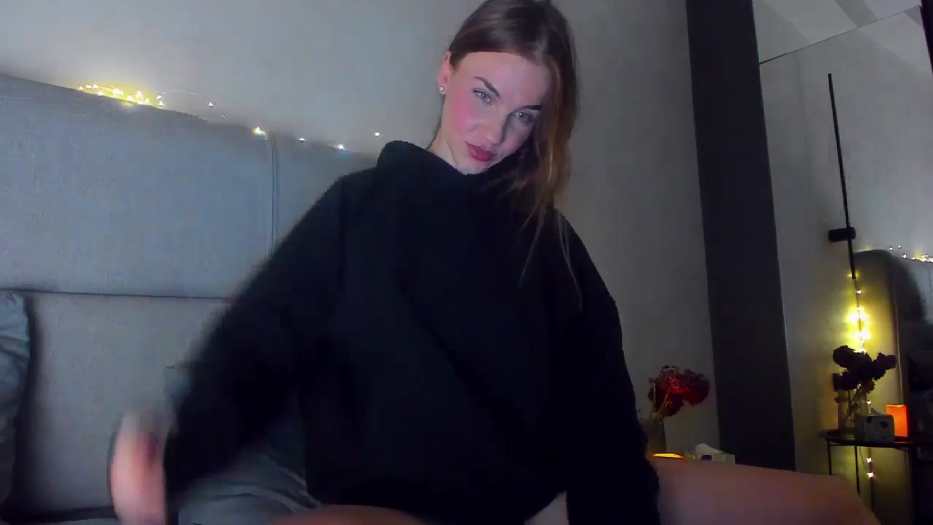 Gallery image thumbnail from Lanie__Love's myfreecams stream on, 12/16/2025, 19:43 image 2 of 20