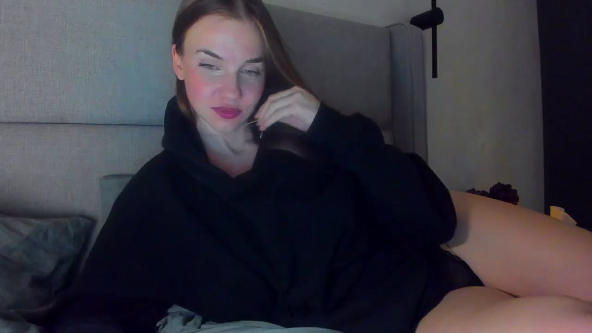 Gallery image thumbnail from Lanie__Love's myfreecams stream on, 12/20/2025, 21:52 image 8 of 20