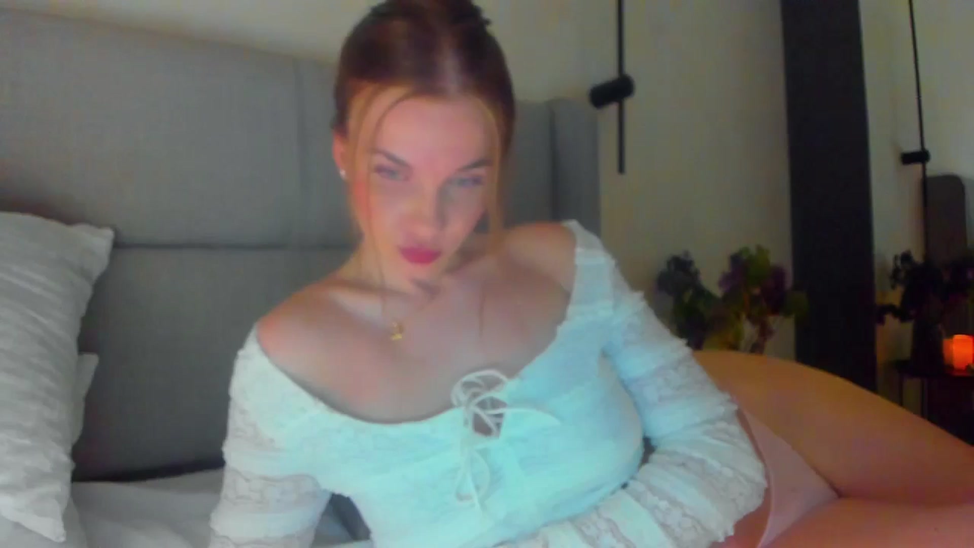Gallery image thumbnail from Lanie__Love's myfreecams stream on, 04/26/2026, 19:54 image 6 of 20