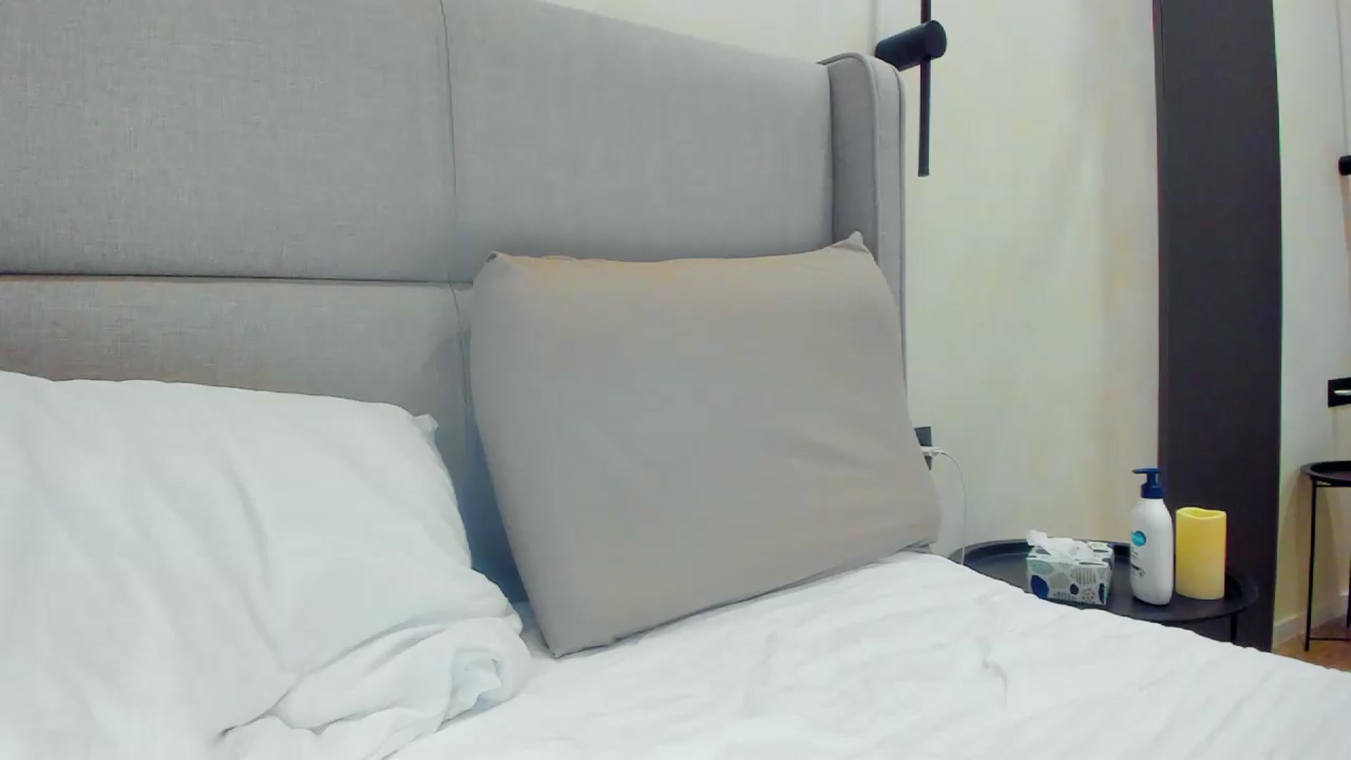 Gallery image thumbnail from Lanie__Love's myfreecams stream on, 08/26/2026, 19:33 image 16 of 20