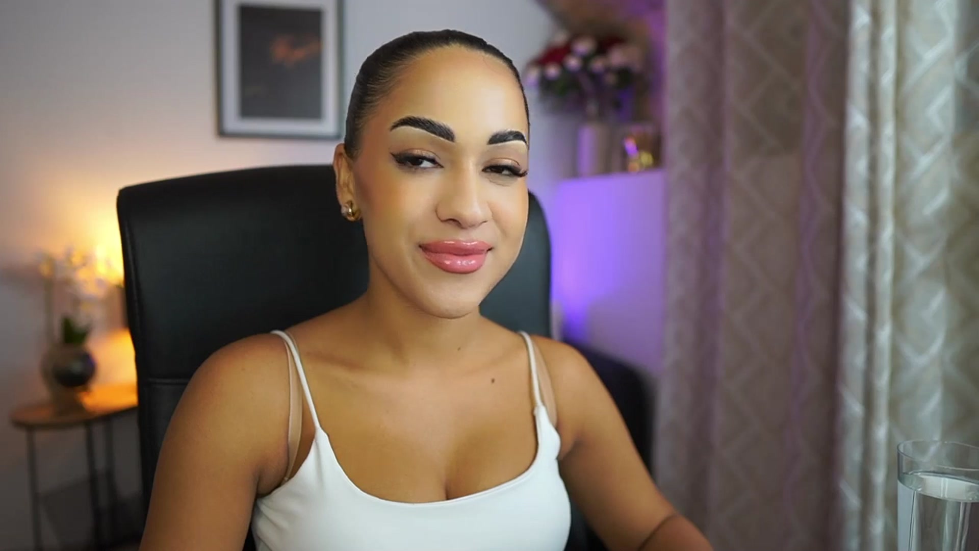 Gallery image thumbnail from Laniixxx's myfreecams stream on, 10/24/2025, 13:16 image 10 of 20