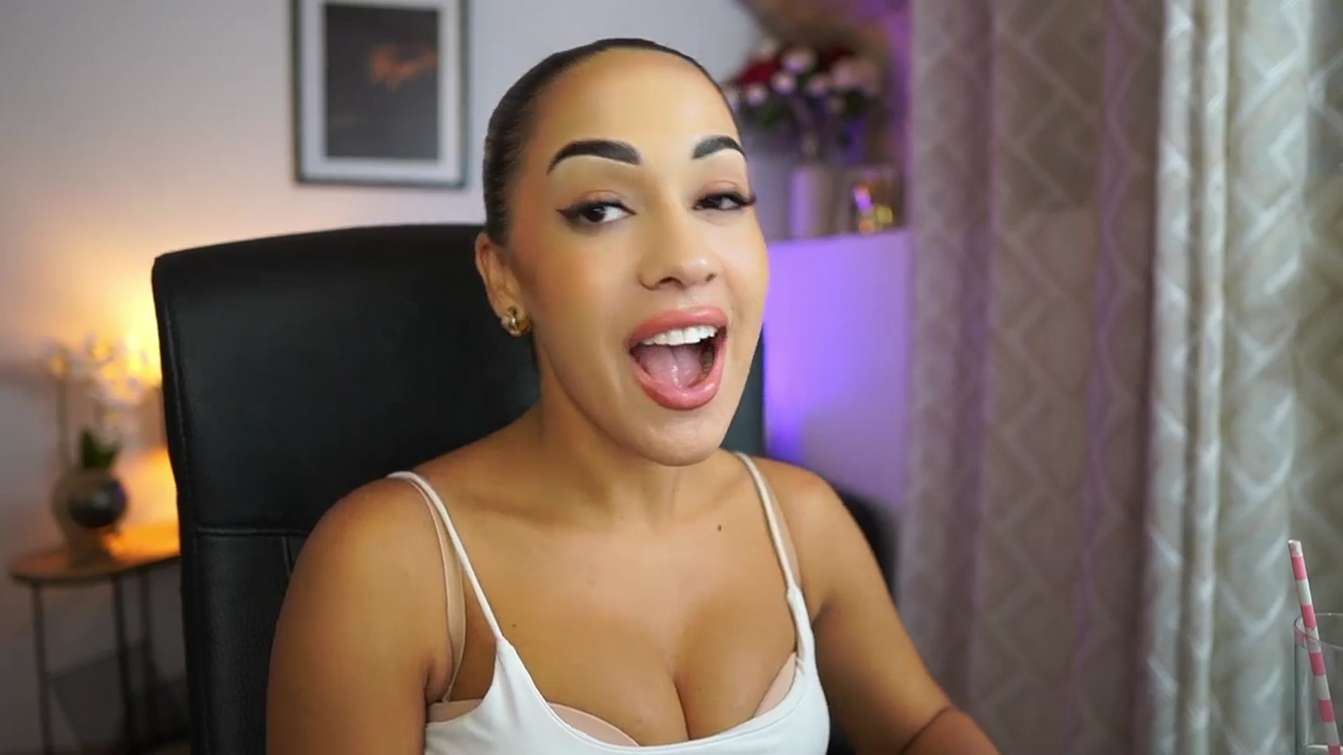Gallery image thumbnail from Laniixxx's myfreecams stream on, 10/24/2025, 15:48 image 9 of 20
