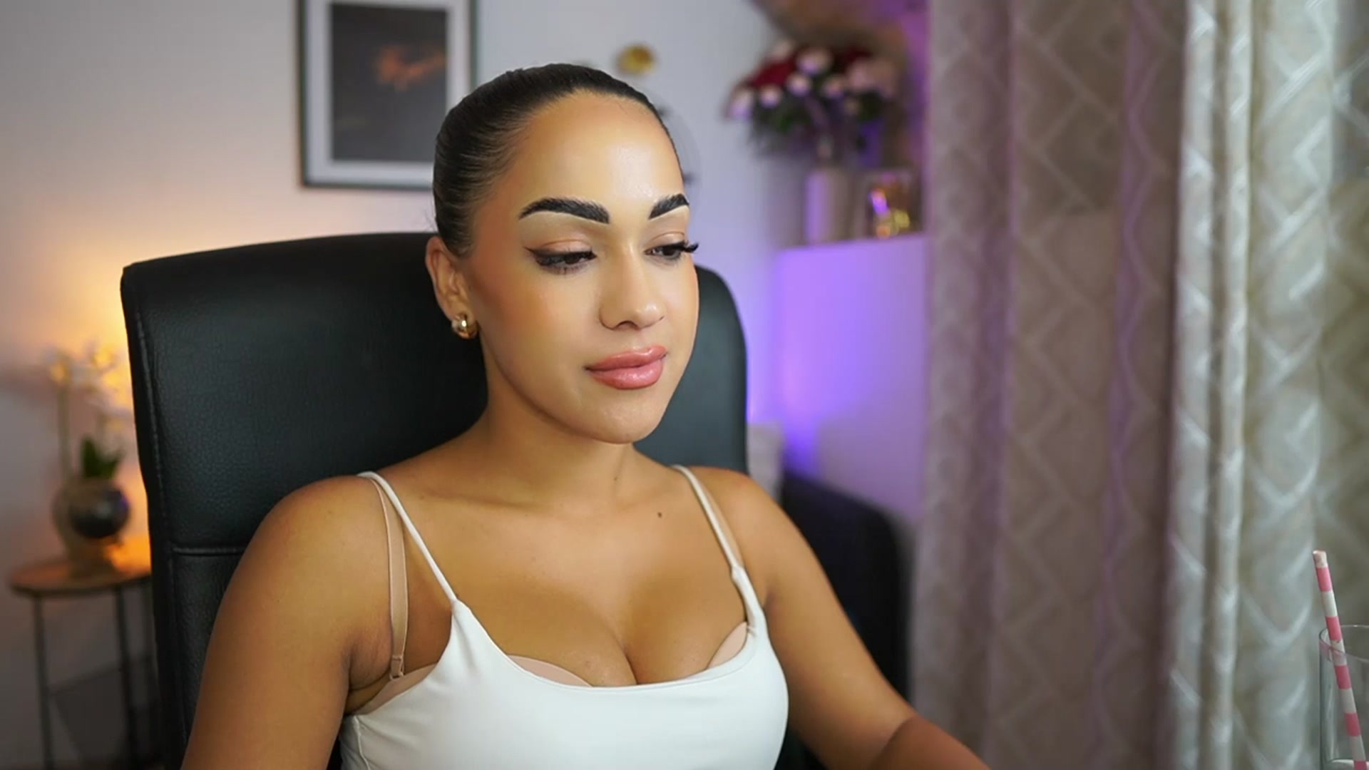 Gallery image thumbnail from Laniixxx's myfreecams stream on, 10/24/2025, 15:48 image 7 of 20
