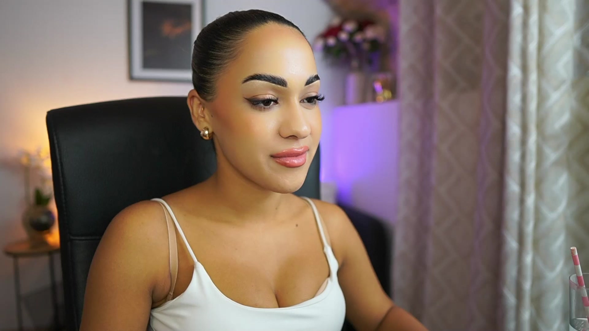 Gallery image thumbnail from Laniixxx's myfreecams stream on, 10/24/2025, 15:48 image 2 of 20