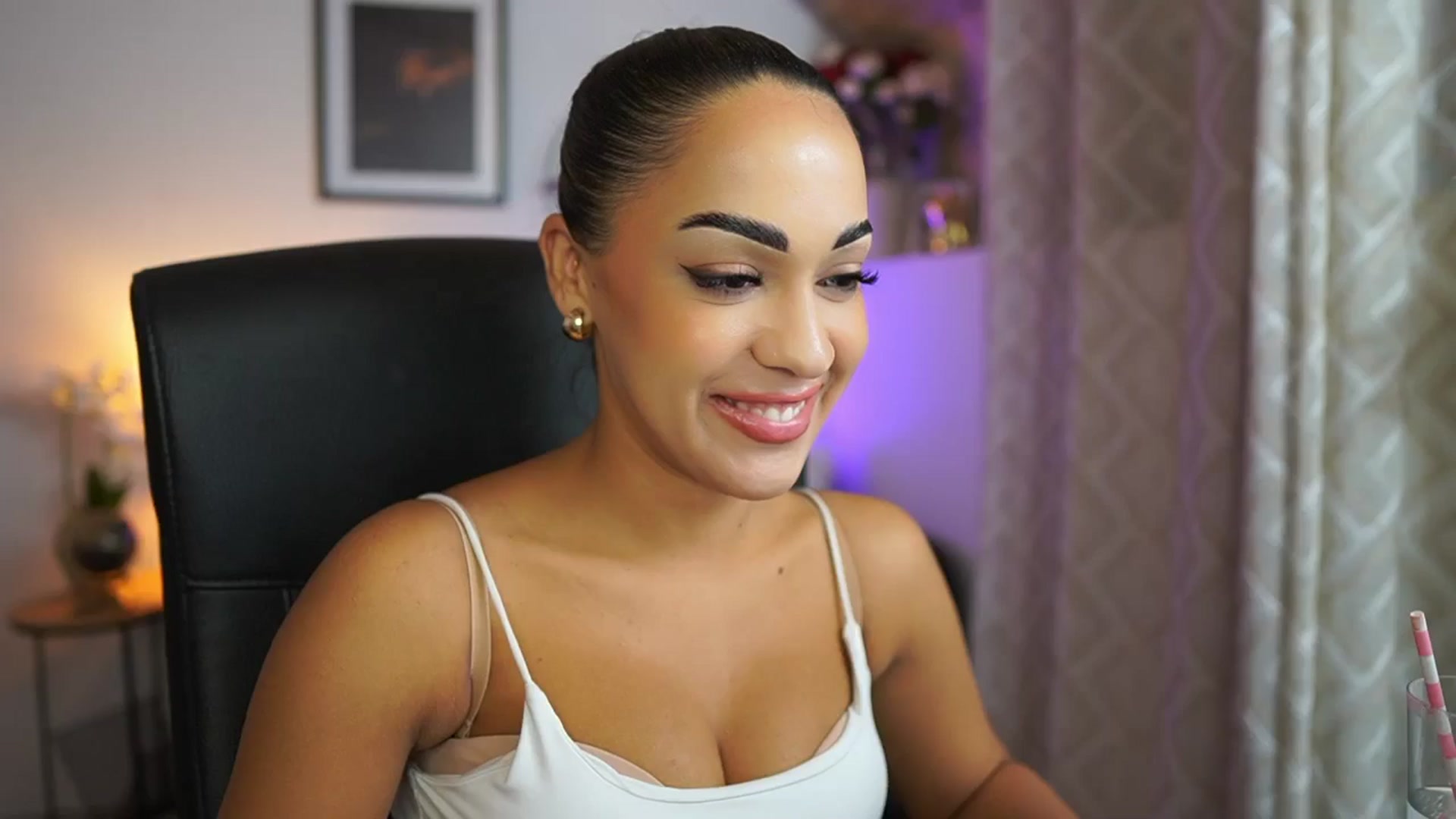 Gallery image thumbnail from Laniixxx's myfreecams stream on, 10/24/2025, 15:48 image 1 of 20