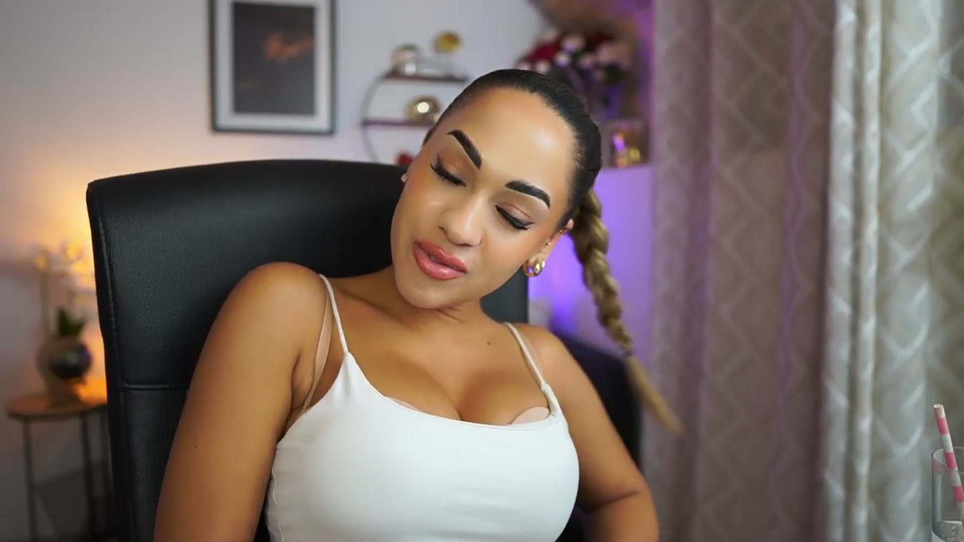 Gallery image thumbnail from Laniixxx's myfreecams stream on, 10/24/2025, 15:48 image 5 of 20