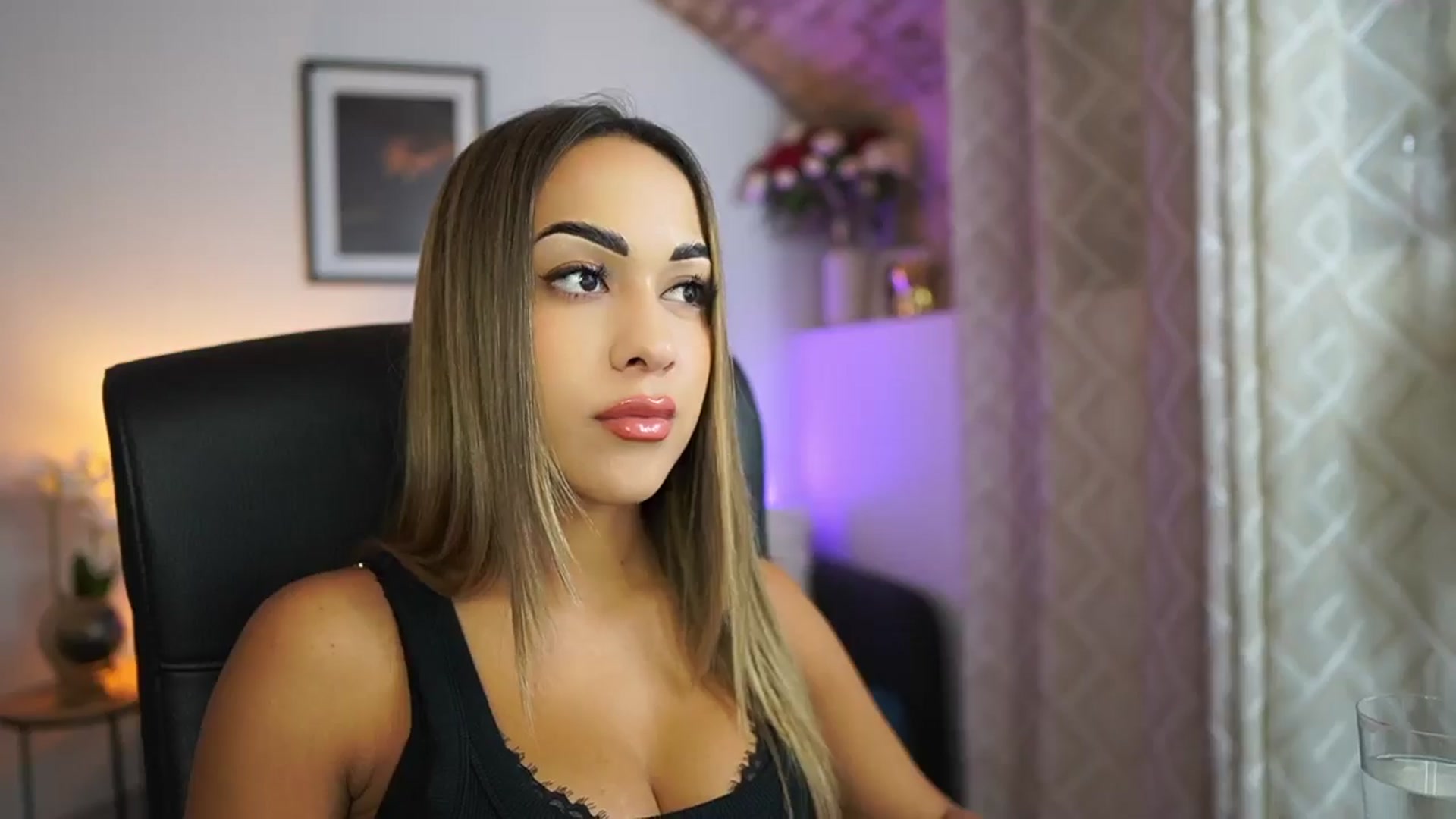 Gallery image thumbnail from Laniixxx's myfreecams stream on, 10/25/2025, 13:08 image 14 of 20