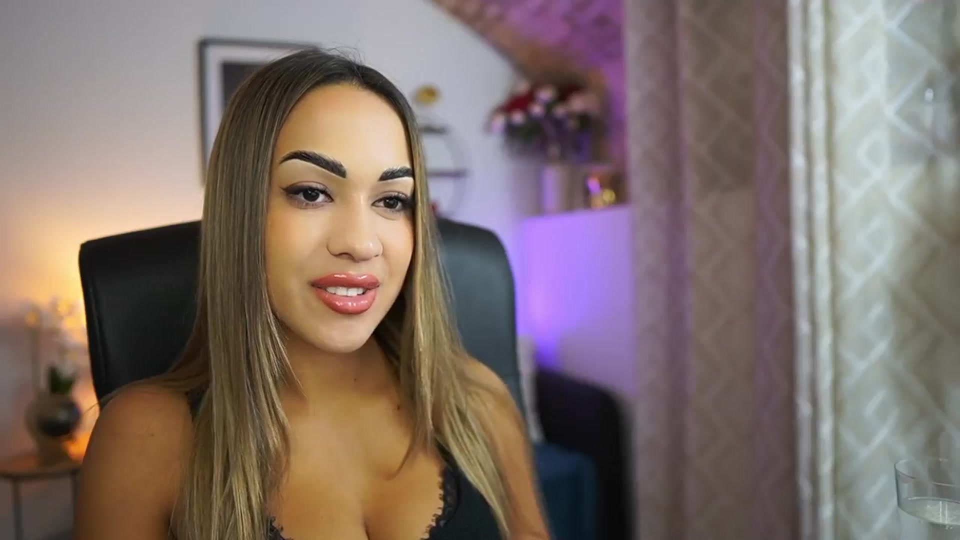 Gallery image thumbnail from Laniixxx's myfreecams stream on, 10/25/2025, 13:08 image 4 of 20
