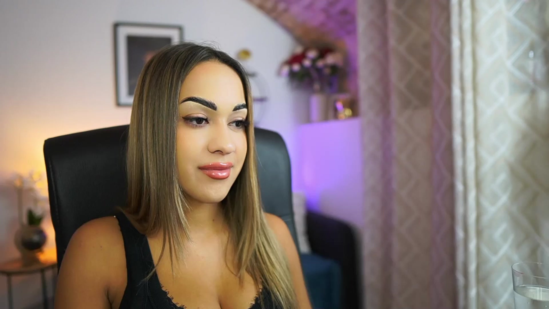 Gallery image thumbnail from Laniixxx's myfreecams stream on, 10/25/2025, 13:08 image 16 of 20