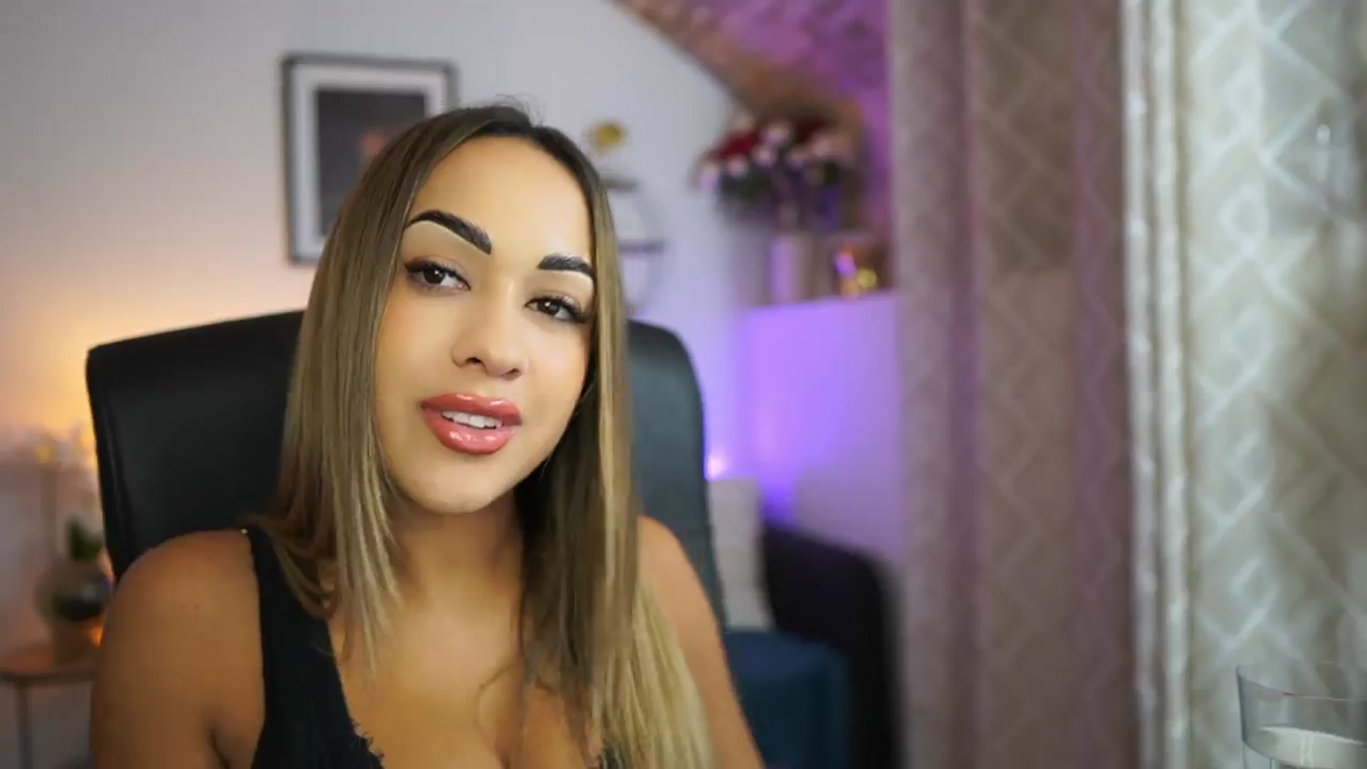 Gallery image thumbnail from Laniixxx's myfreecams stream on, 10/25/2025, 13:08 image 20 of 20
