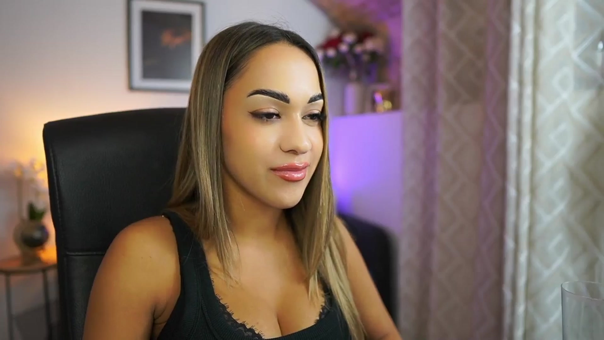 Gallery image thumbnail from Laniixxx's myfreecams stream on, 10/25/2025, 15:14 image 3 of 20