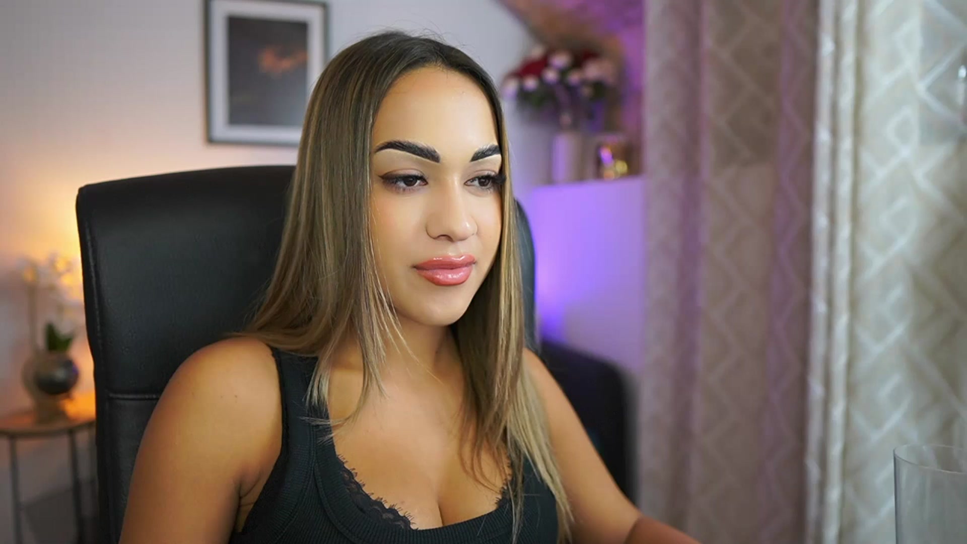Gallery image thumbnail from Laniixxx's myfreecams stream on, 10/25/2025, 15:14 image 16 of 20