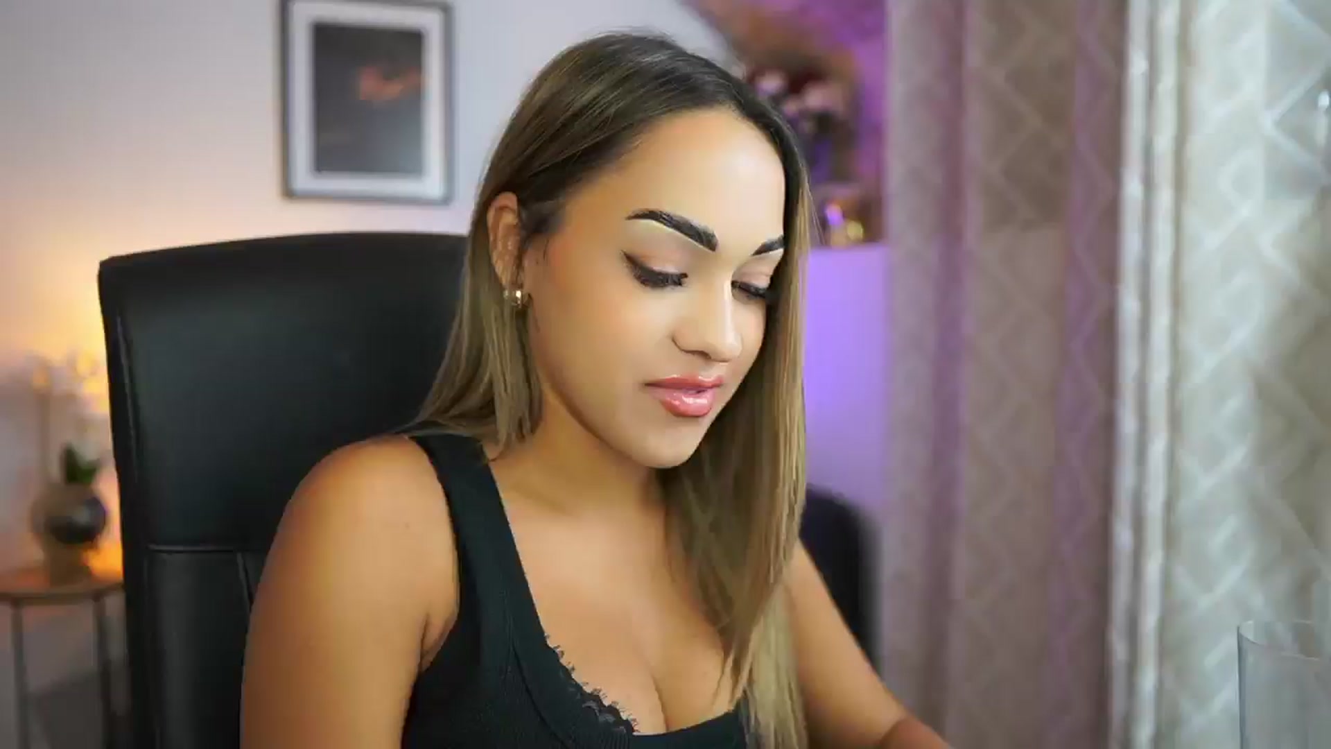 Gallery image thumbnail from Laniixxx's myfreecams stream on, 10/25/2025, 15:14 image 6 of 20