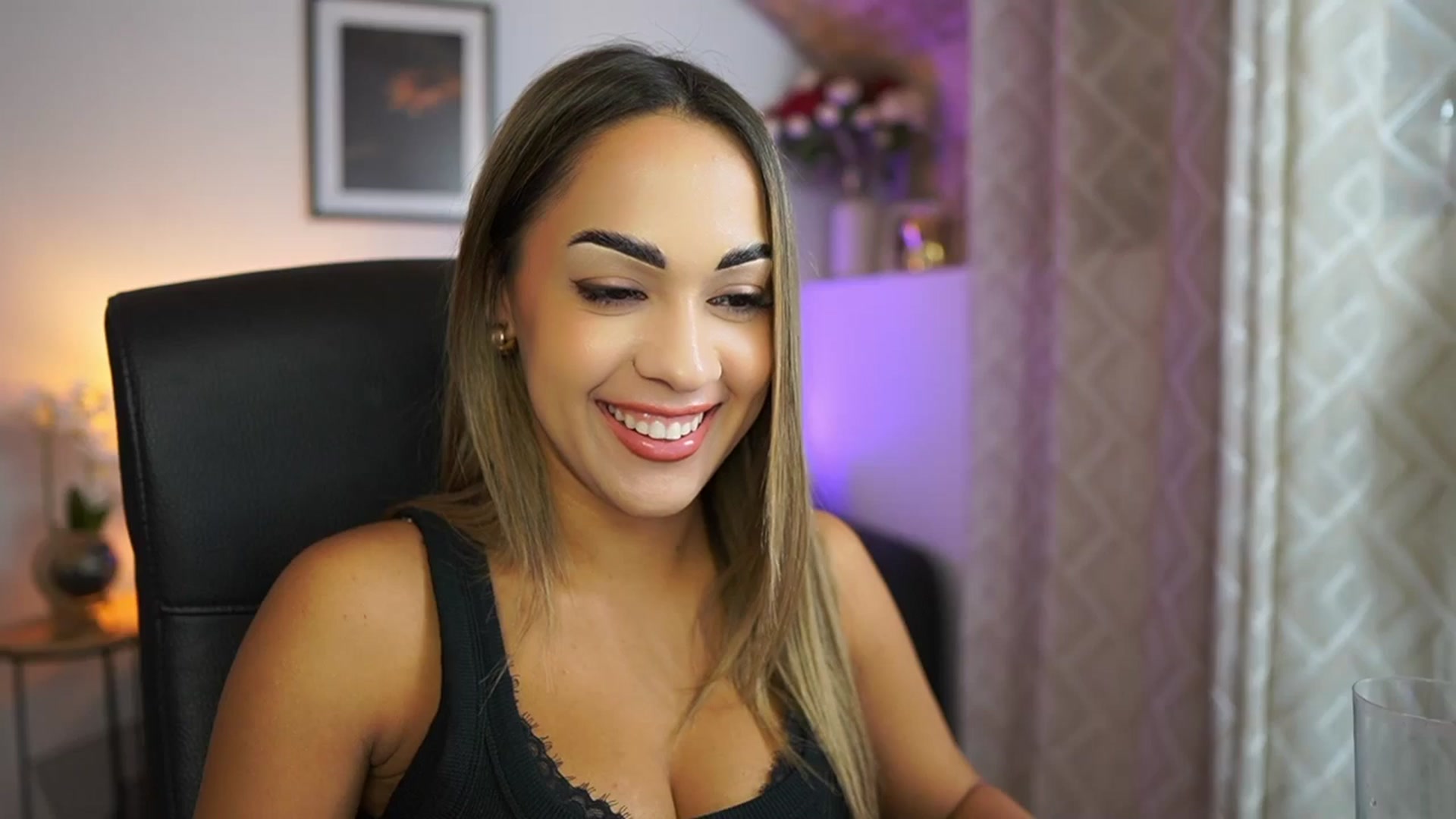 Gallery image thumbnail from Laniixxx's myfreecams stream on, 10/25/2025, 15:14 image 2 of 20