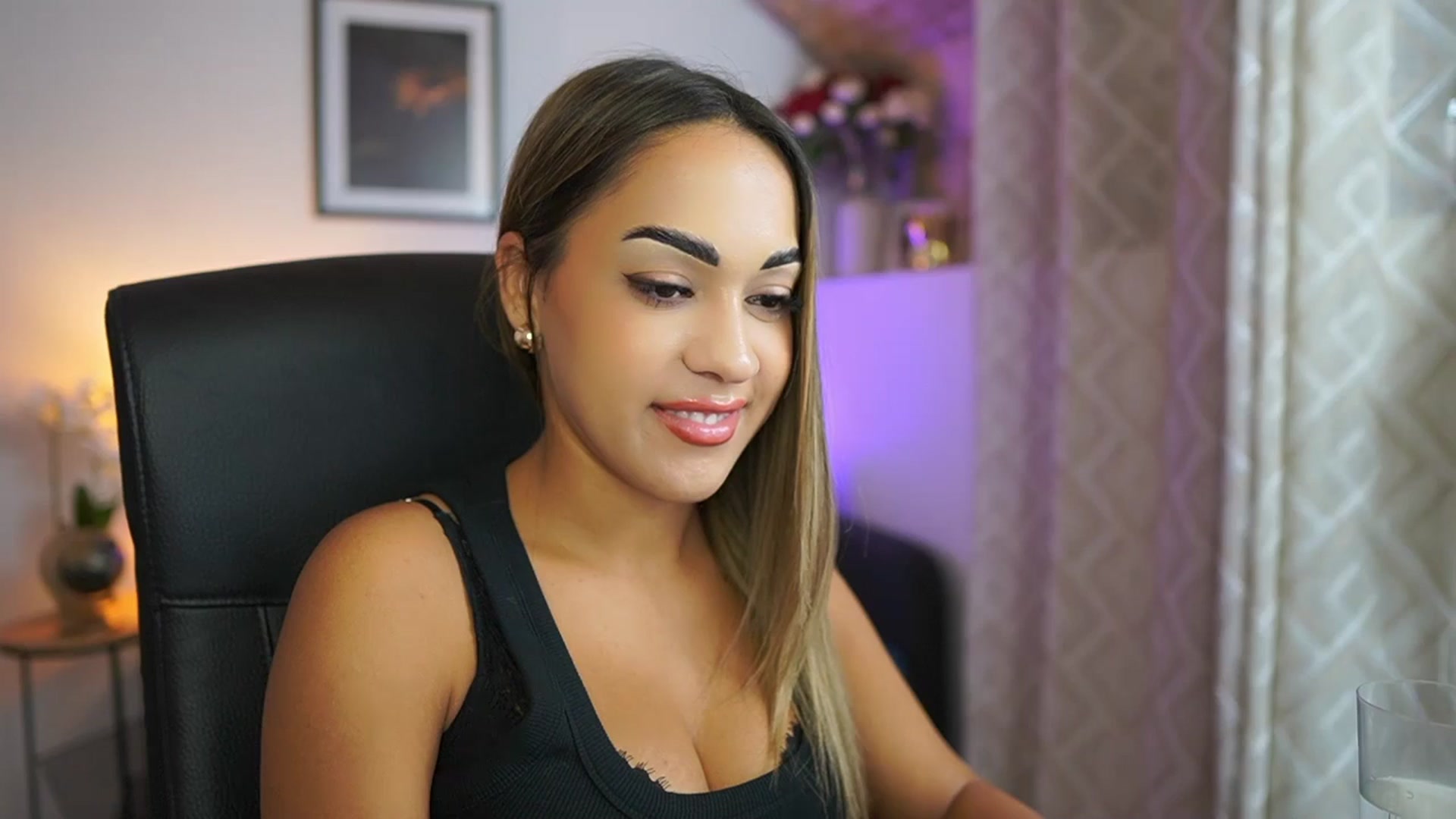 Gallery image thumbnail from Laniixxx's myfreecams stream on, 10/25/2025, 15:50 image 13 of 20