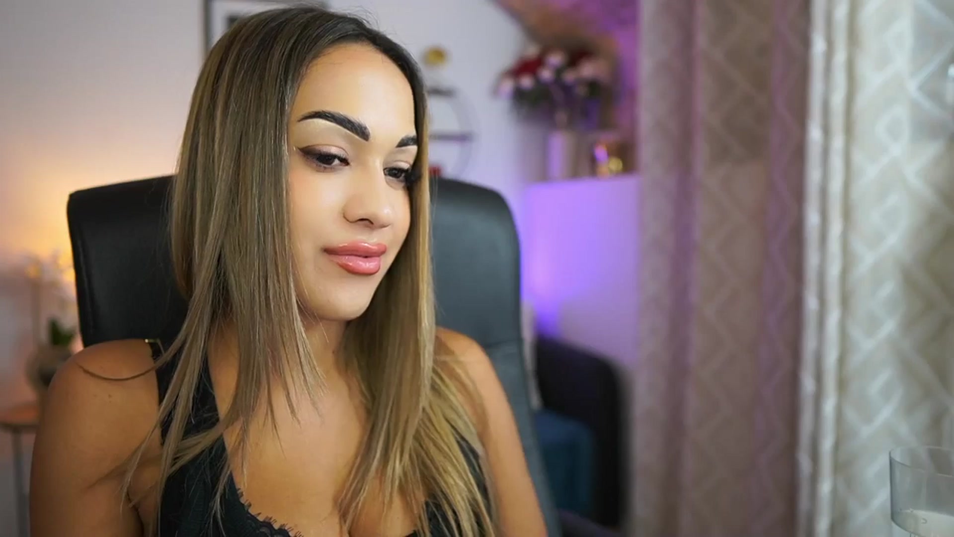 Gallery image thumbnail from Laniixxx's myfreecams stream on, 10/25/2025, 15:50 image 7 of 20