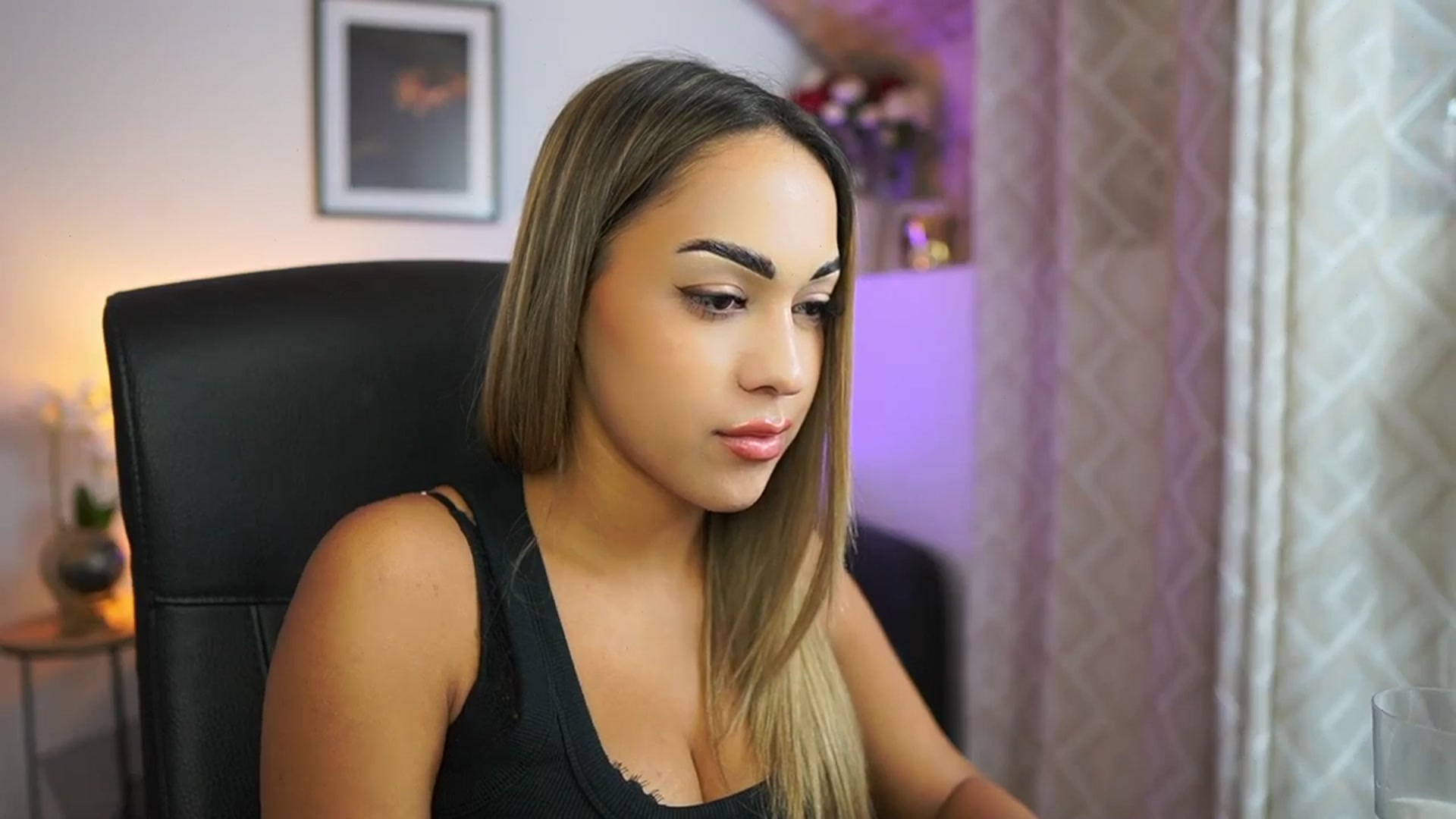 Gallery image thumbnail from Laniixxx's myfreecams stream on, 10/25/2025, 15:50 image 14 of 20