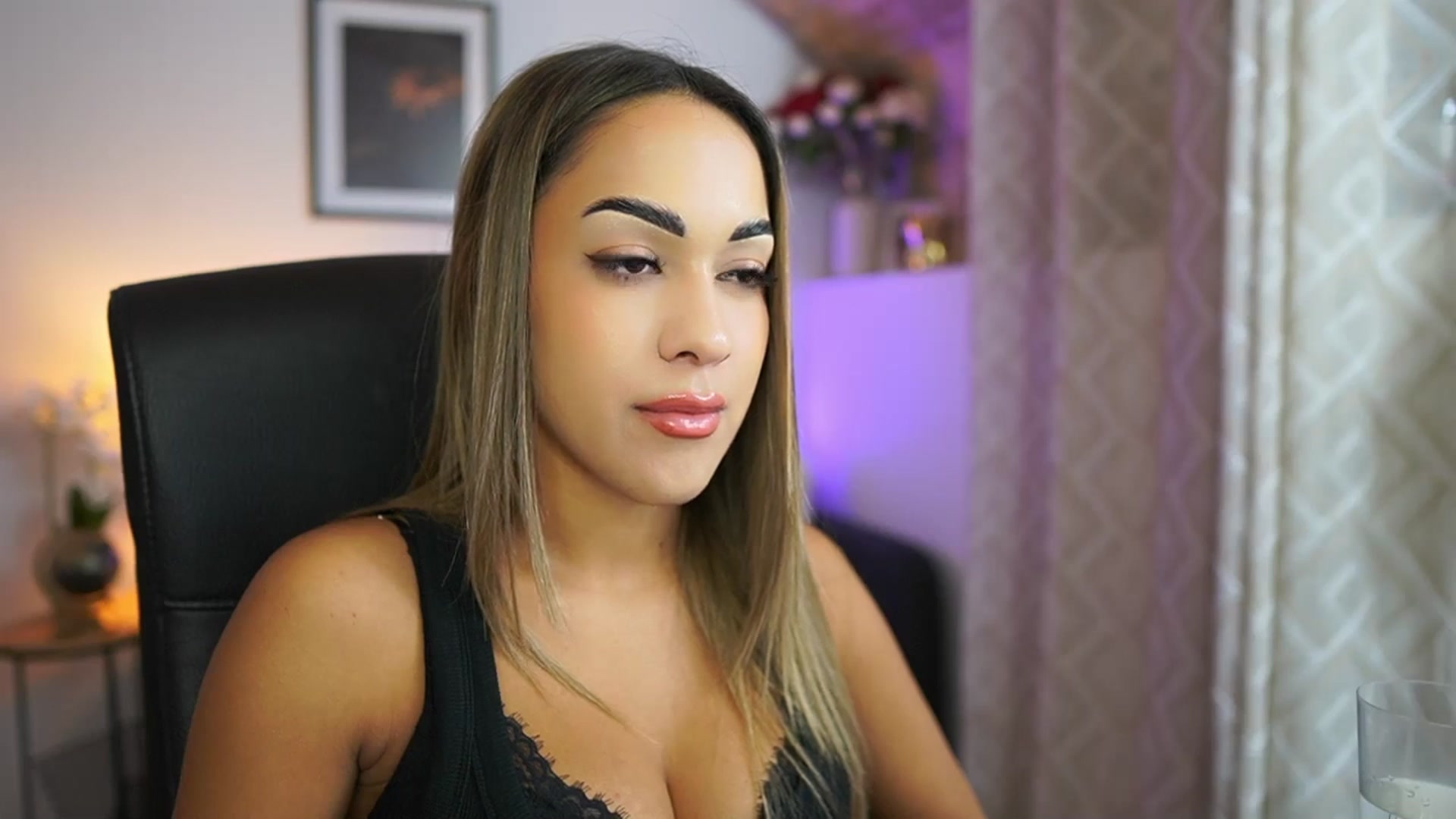 Gallery image thumbnail from Laniixxx's myfreecams stream on, 10/25/2025, 15:50 image 2 of 20