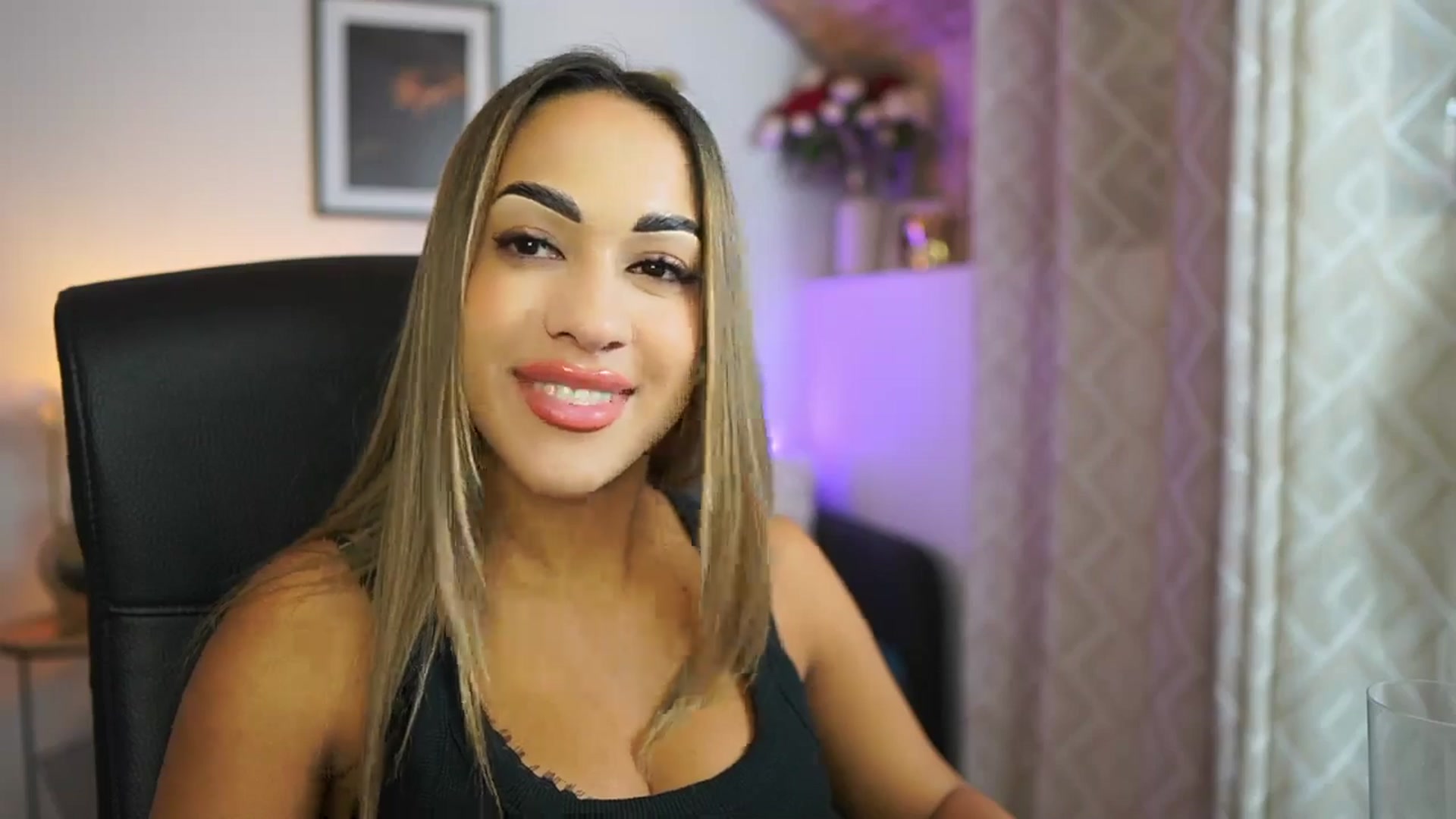Gallery image thumbnail from Laniixxx's myfreecams stream on, 10/25/2025, 17:22 image 7 of 20