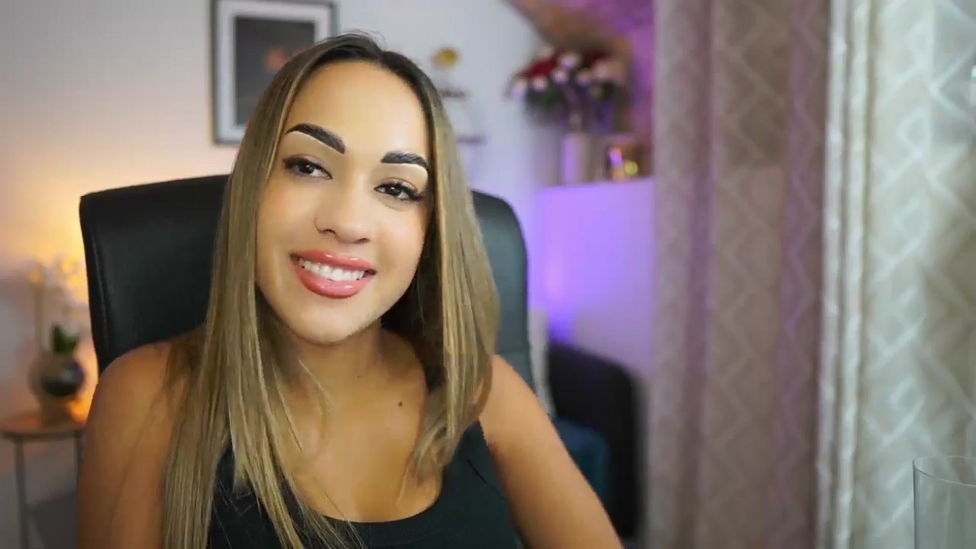 Gallery image thumbnail from Laniixxx's myfreecams stream on, 10/25/2025, 17:22 image 12 of 20