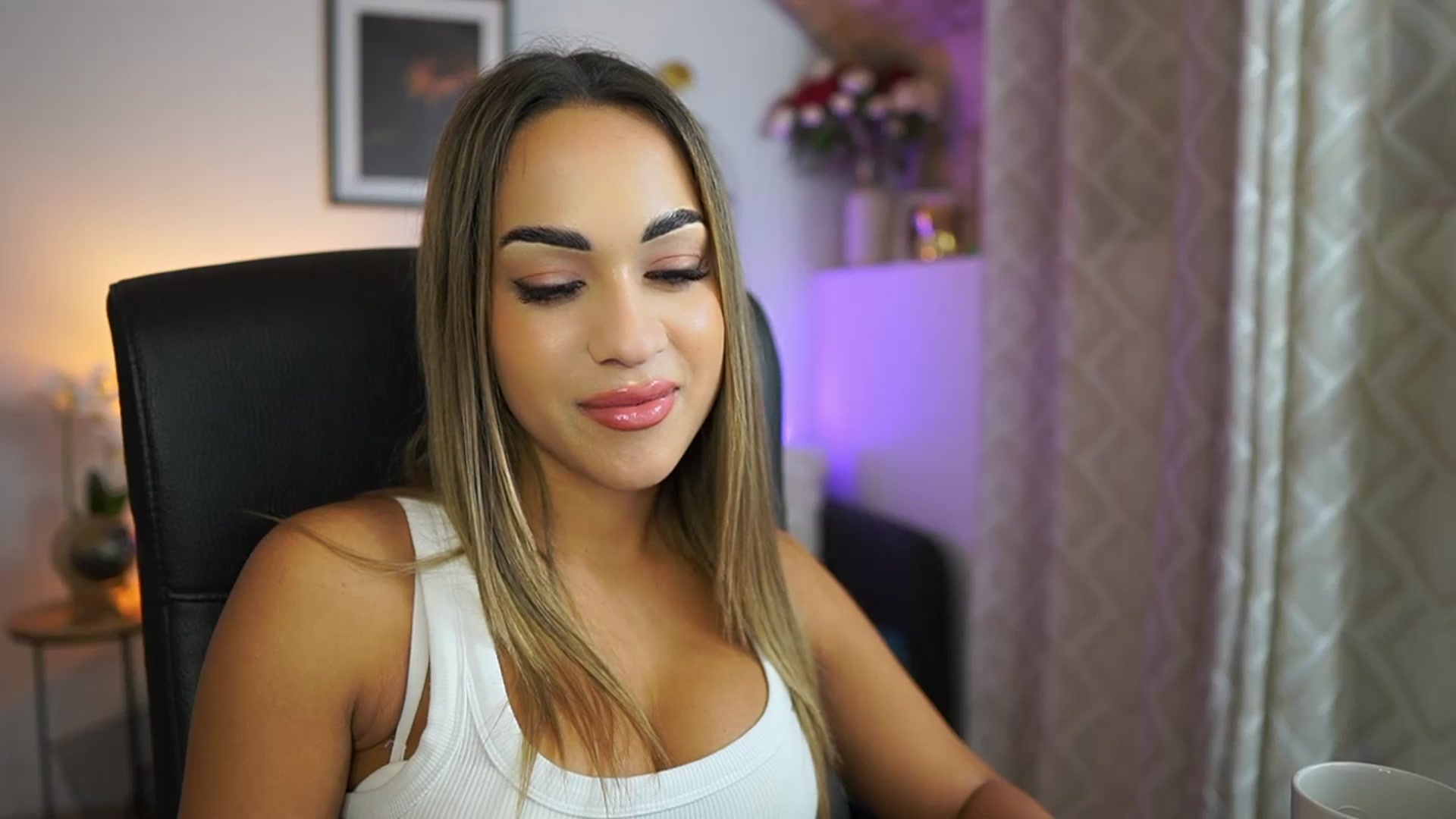 Gallery image thumbnail from Laniixxx's myfreecams stream on, 10/26/2025, 17:53 image 9 of 20