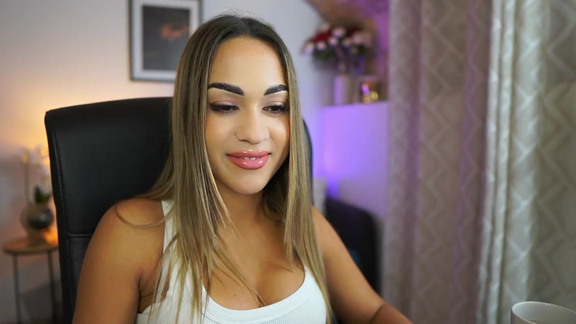 Gallery image thumbnail from Laniixxx's myfreecams stream on, 10/26/2025, 17:53 image 7 of 20