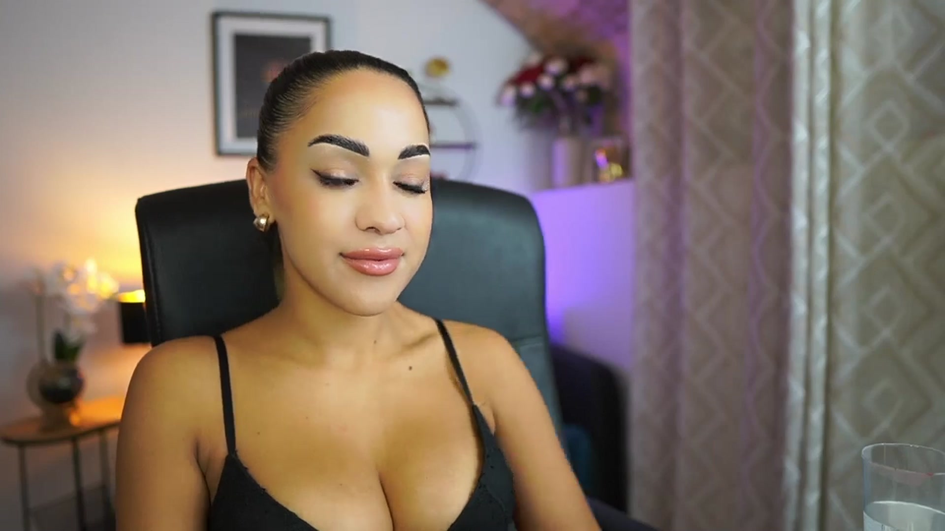 Gallery image thumbnail from Laniixxx's myfreecams stream on, 10/28/2025, 15:09 image 19 of 20