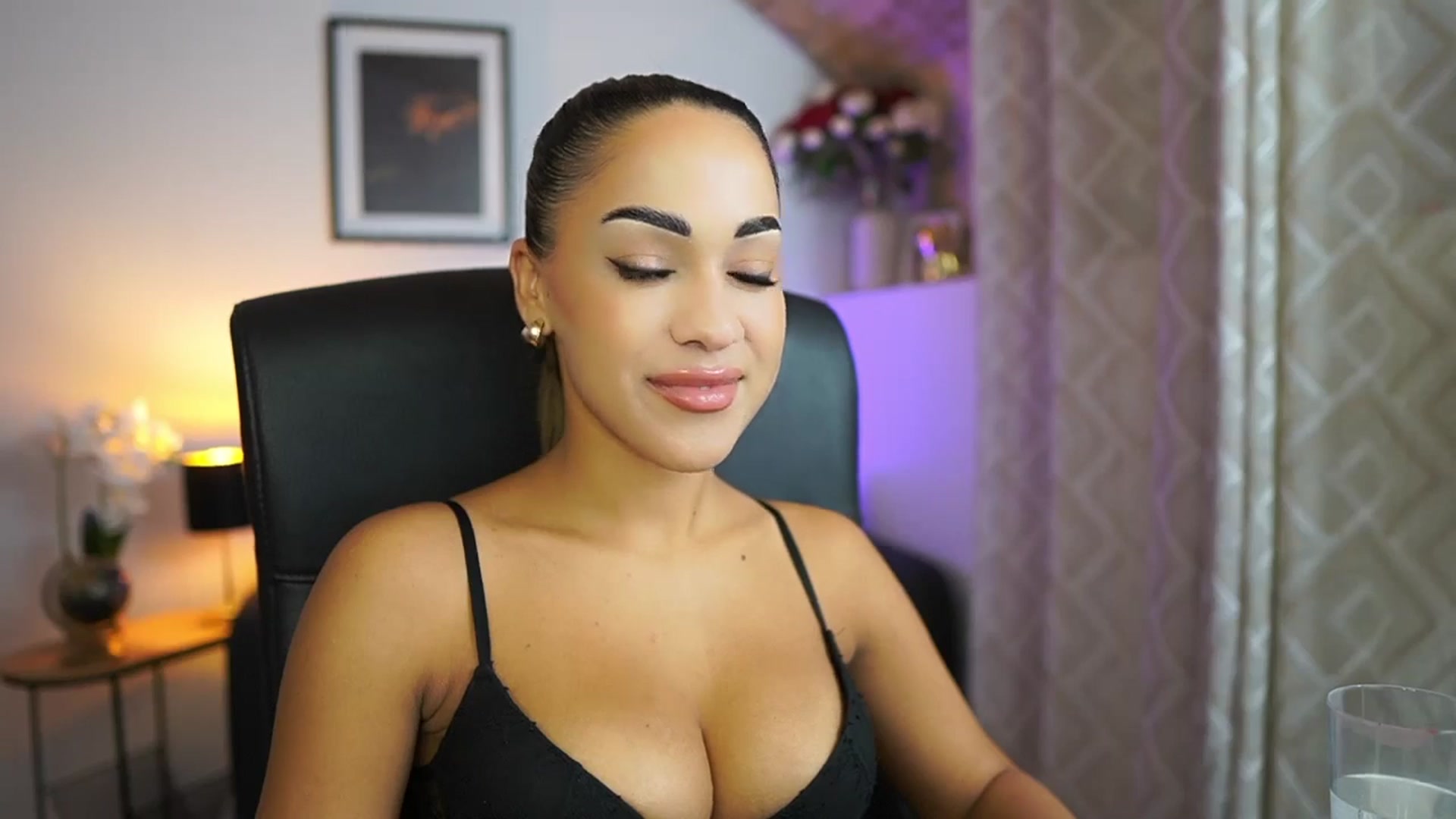 Gallery image thumbnail from Laniixxx's myfreecams stream on, 10/28/2025, 15:09 image 17 of 20