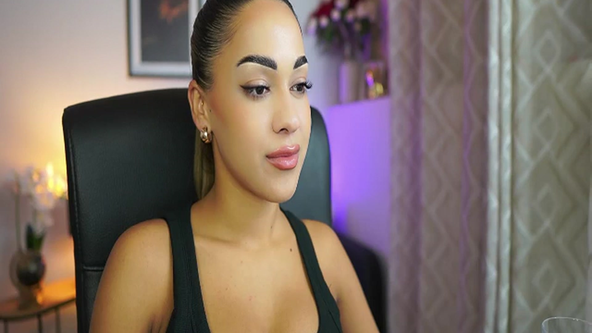 Gallery image thumbnail from Laniixxx's myfreecams stream on, 10/28/2025, 15:53 image 18 of 20